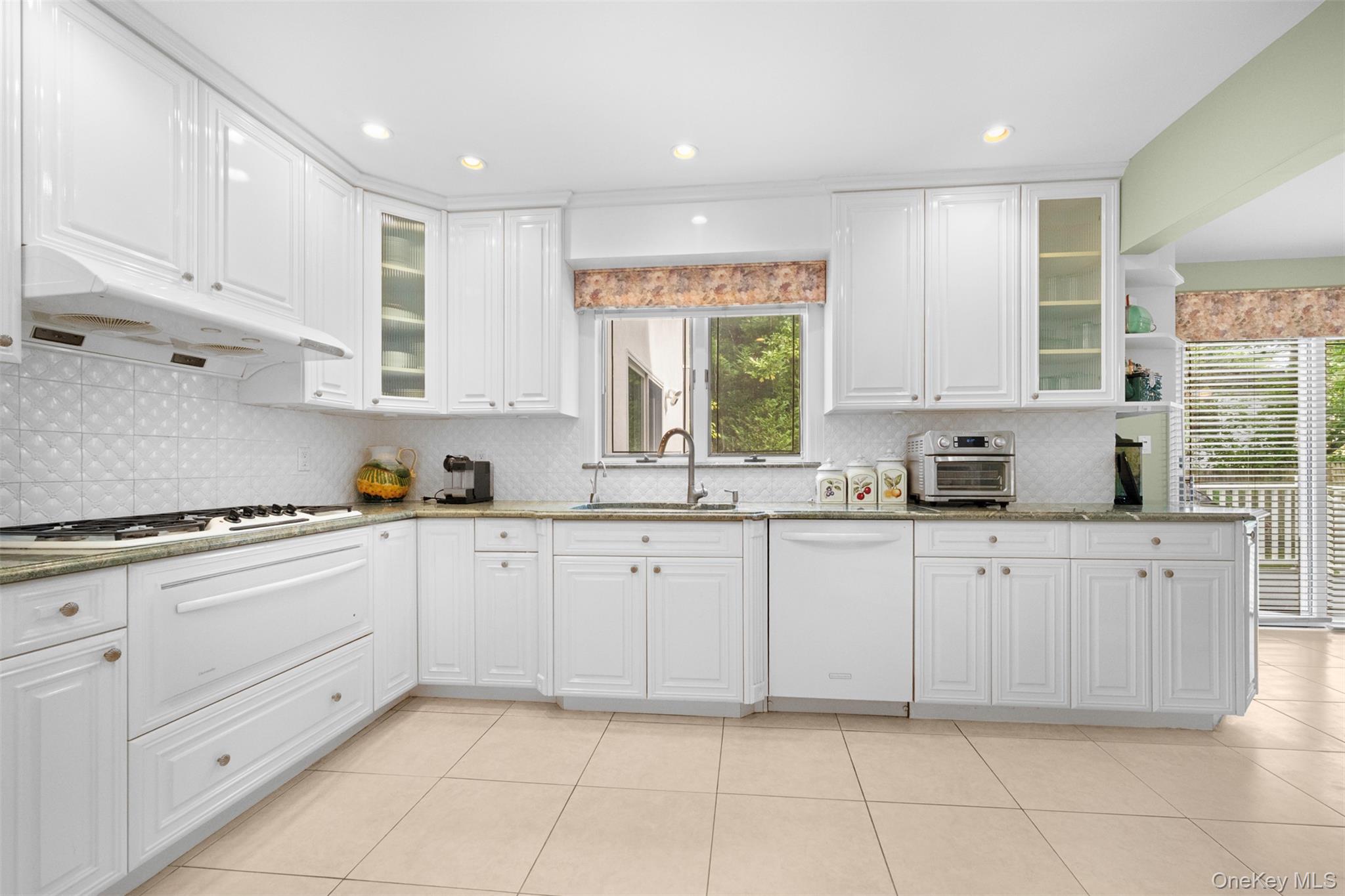 23 Parkside Drive, Great Neck, NY 11021