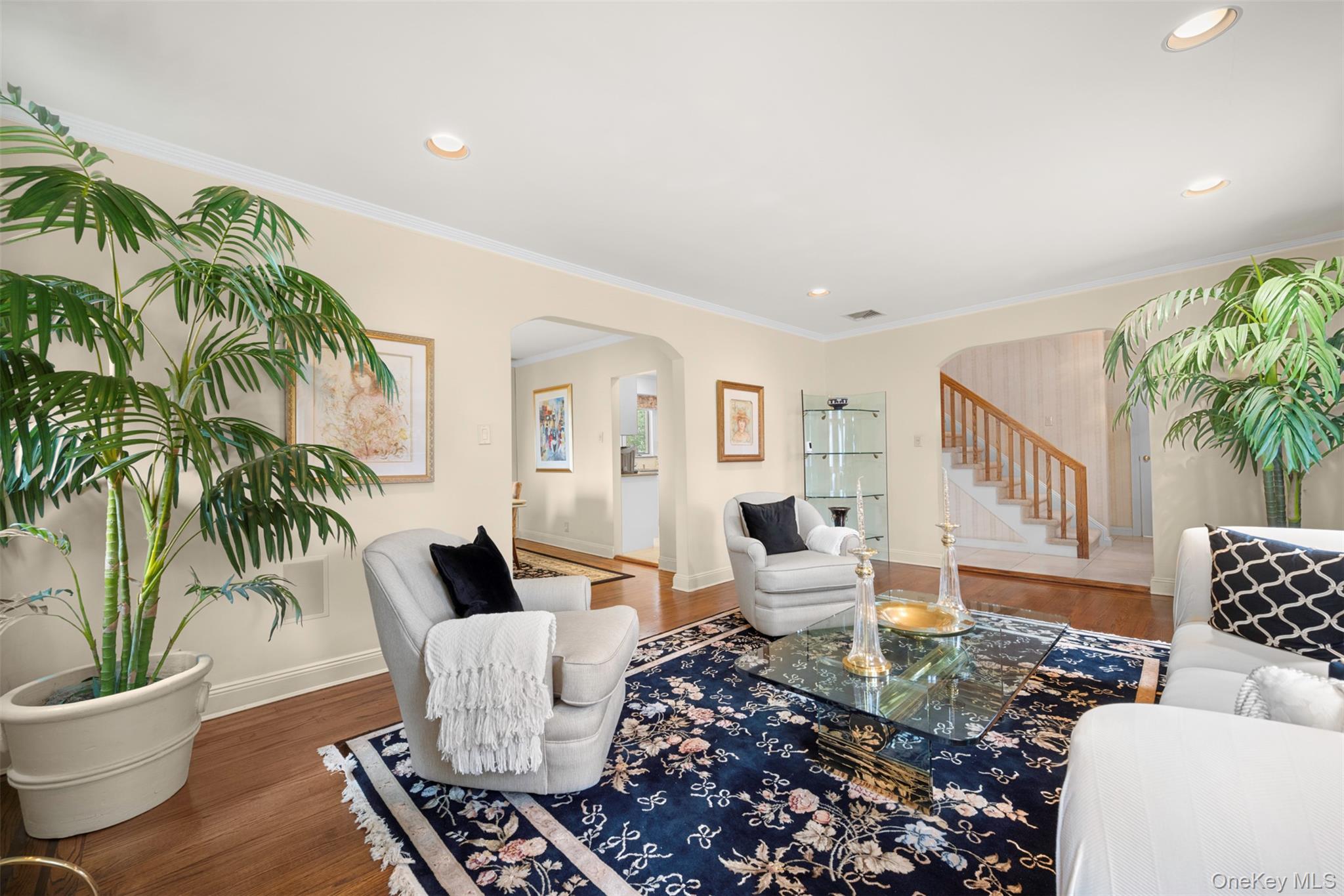 23 Parkside Drive, Great Neck, NY 11021