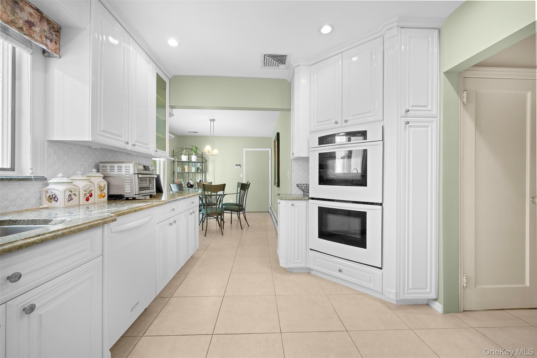 23 Parkside Drive, Great Neck, NY 11021