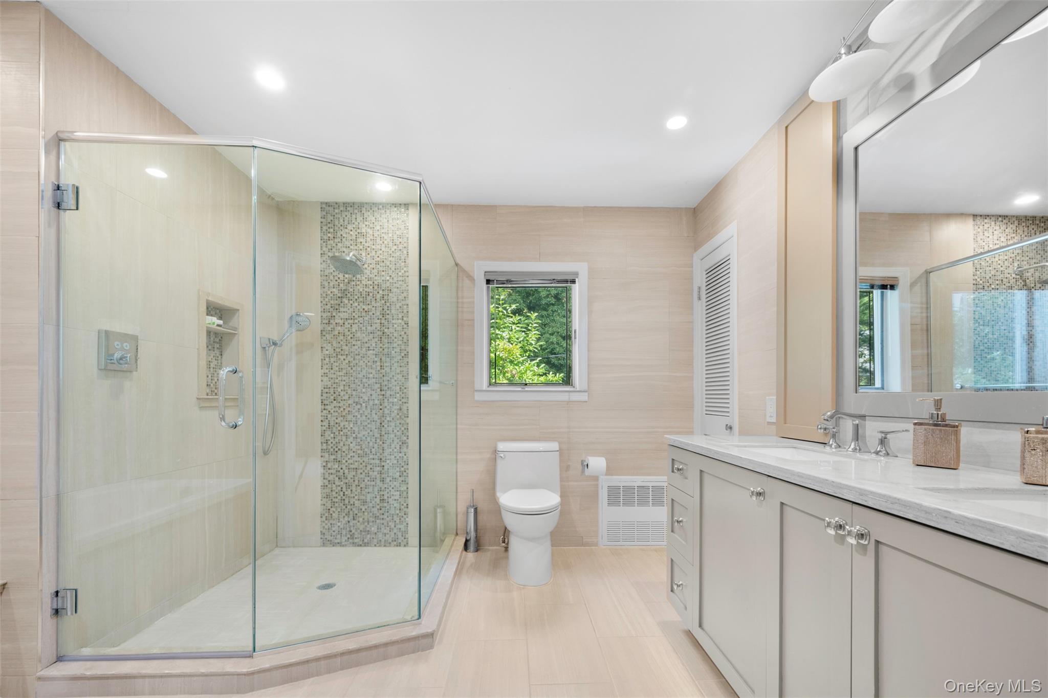 23 Parkside Drive, Great Neck, NY 11021