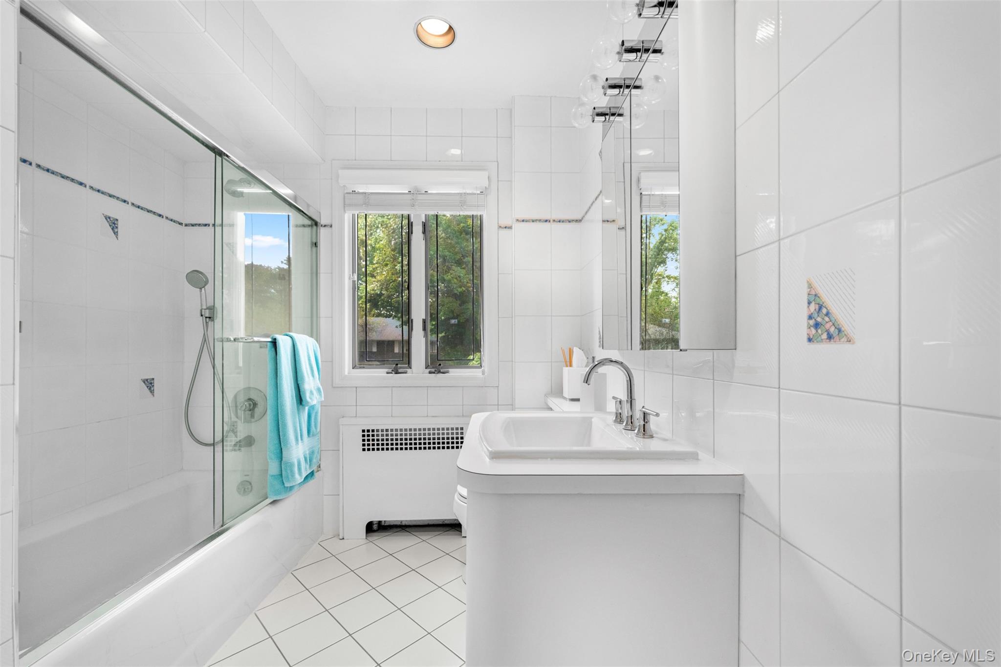 23 Parkside Drive, Great Neck, NY 11021