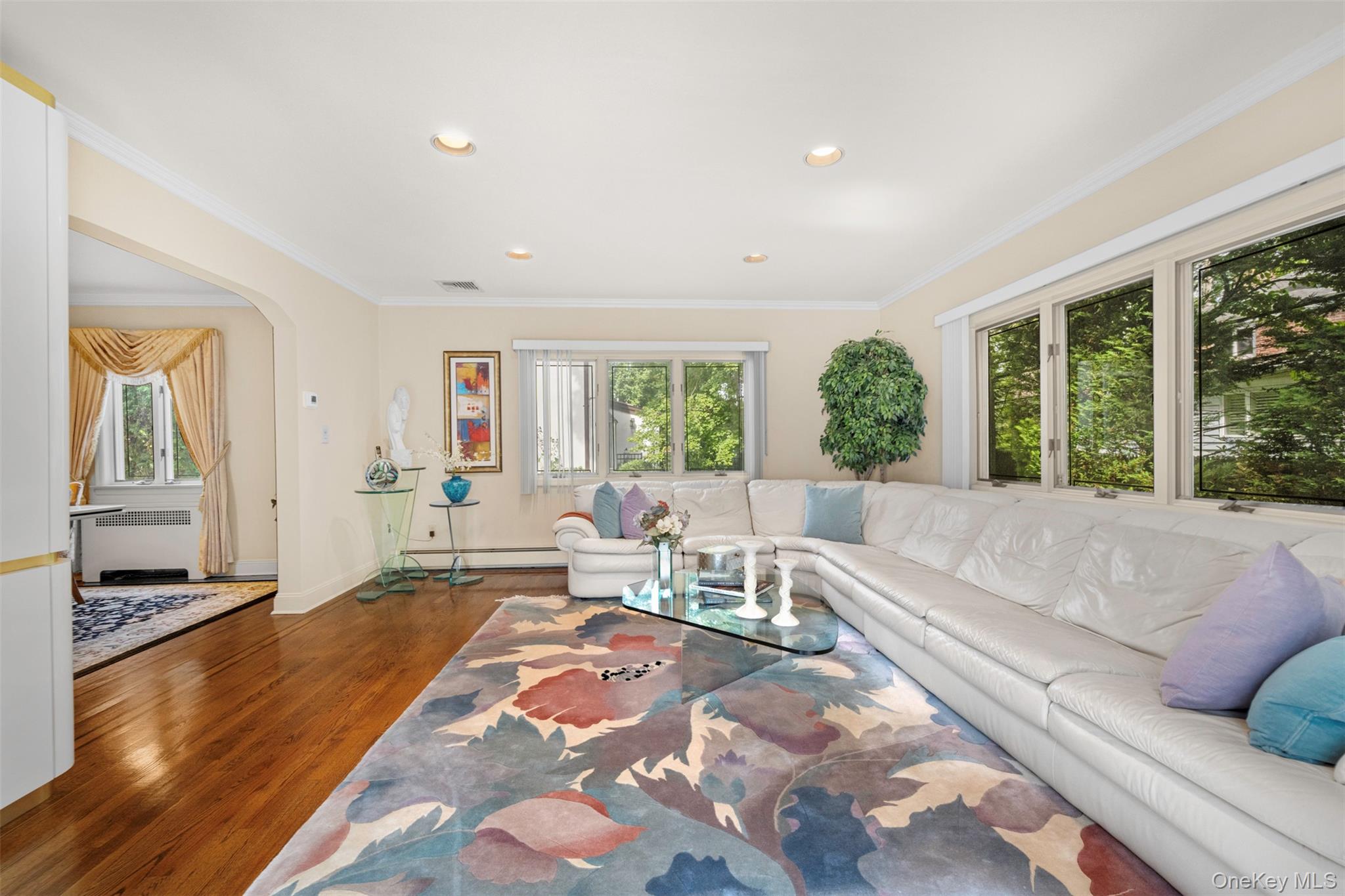 23 Parkside Drive, Great Neck, NY 11021