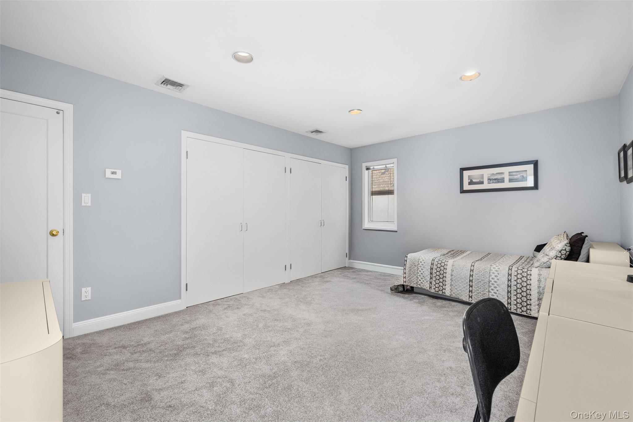 23 Parkside Drive, Great Neck, NY 11021