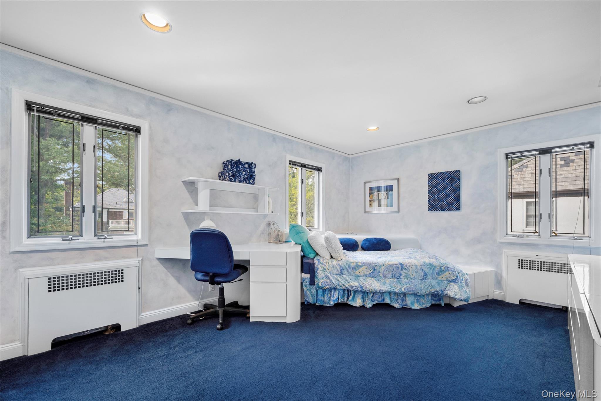 23 Parkside Drive, Great Neck, NY 11021