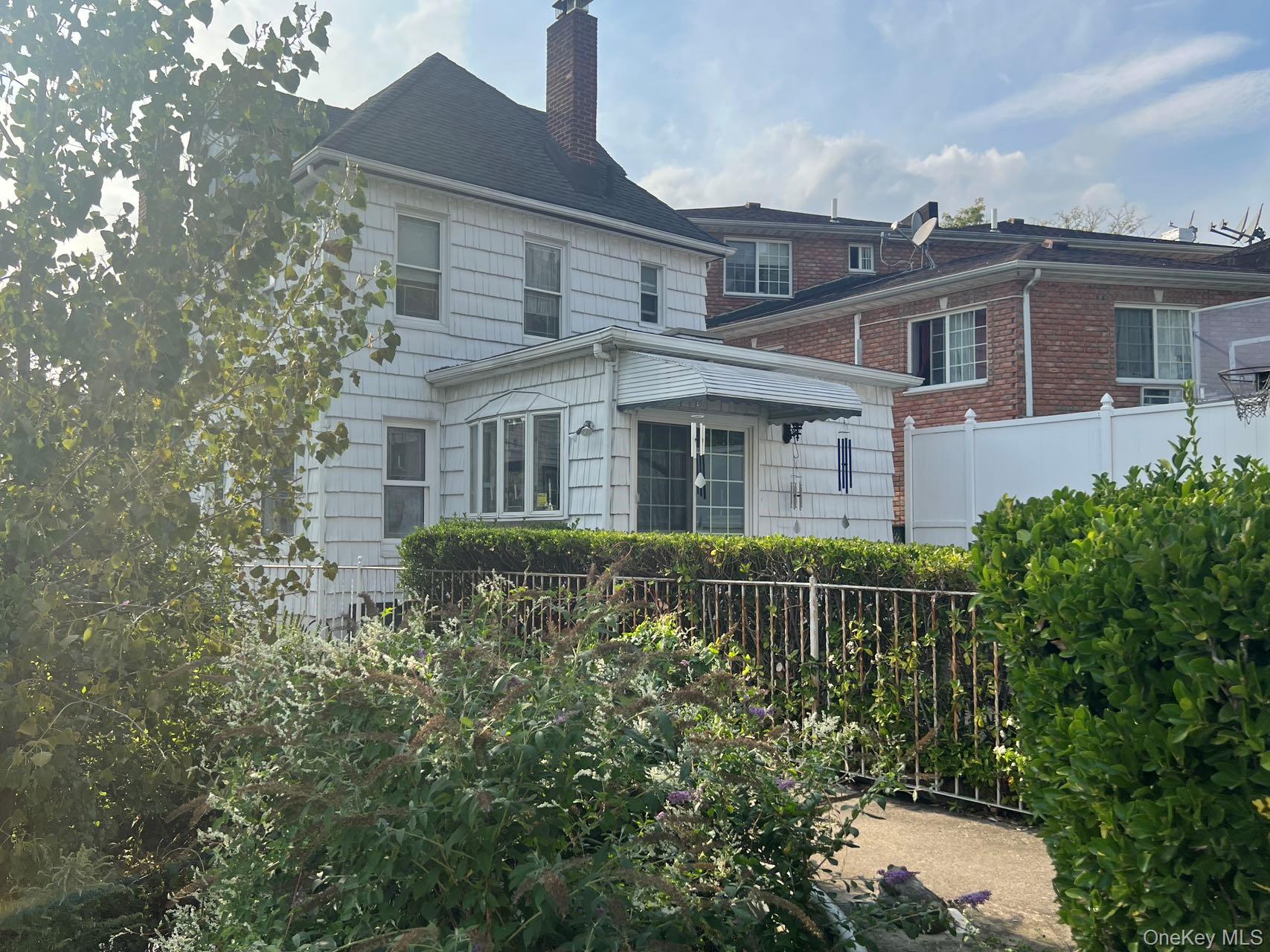 5359 72nd Place, Maspeth, NY 11378