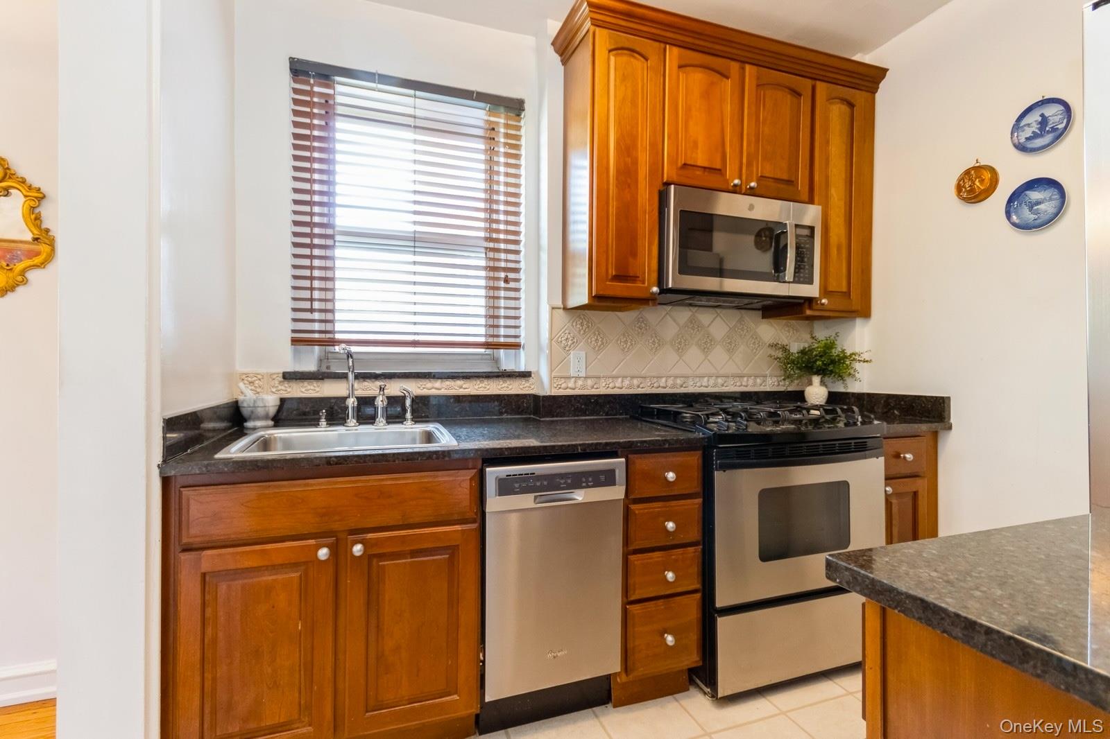 90 BRYANT Avenue # F-3D, White Plains, NY 10605