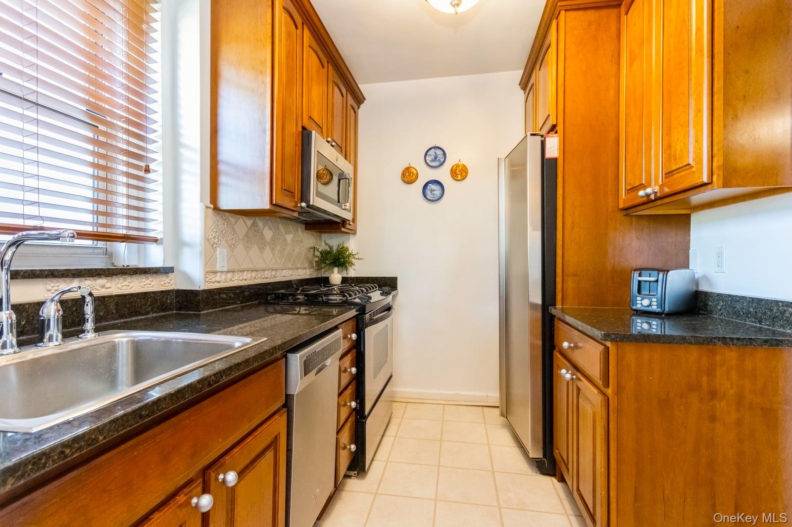 90 BRYANT Avenue # F-3D, White Plains, NY 10605