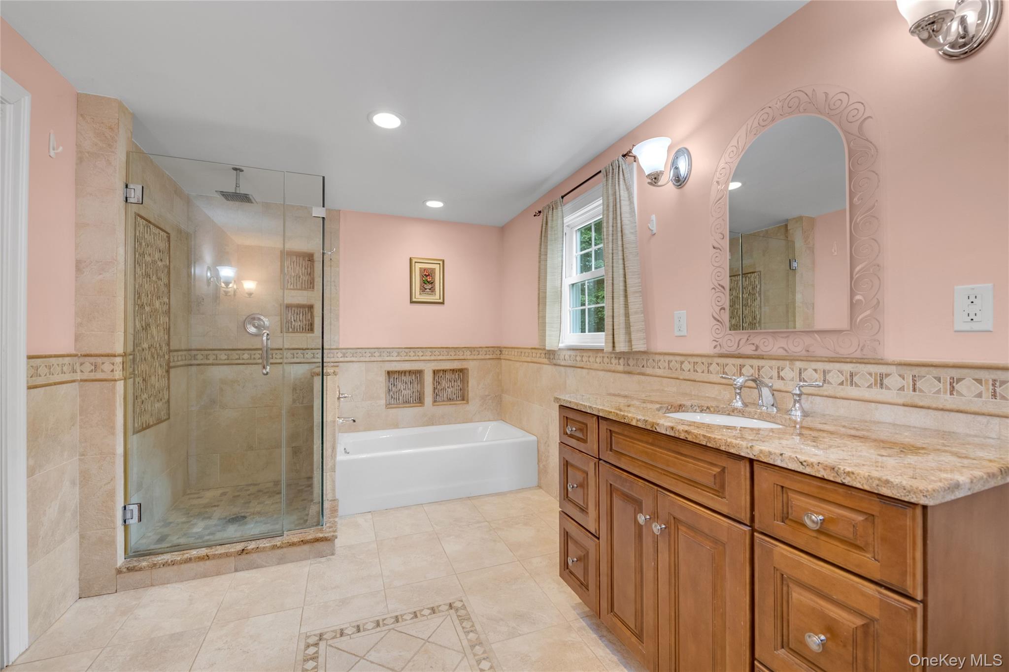 10 Field Avenue, Hicksville, NY 11801