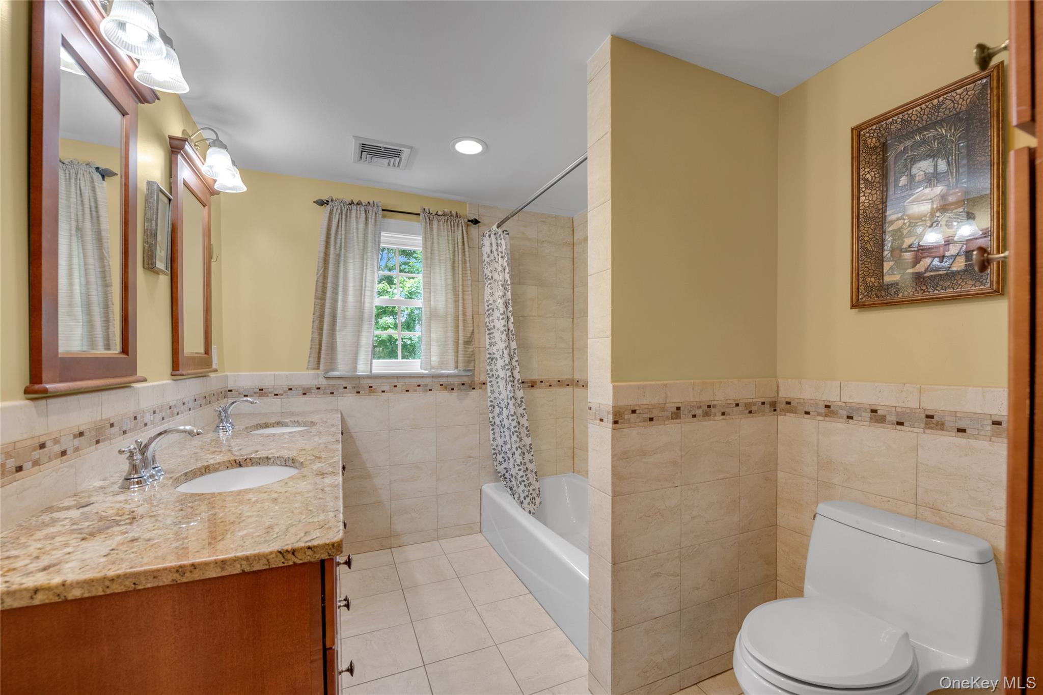 10 Field Avenue, Hicksville, NY 11801