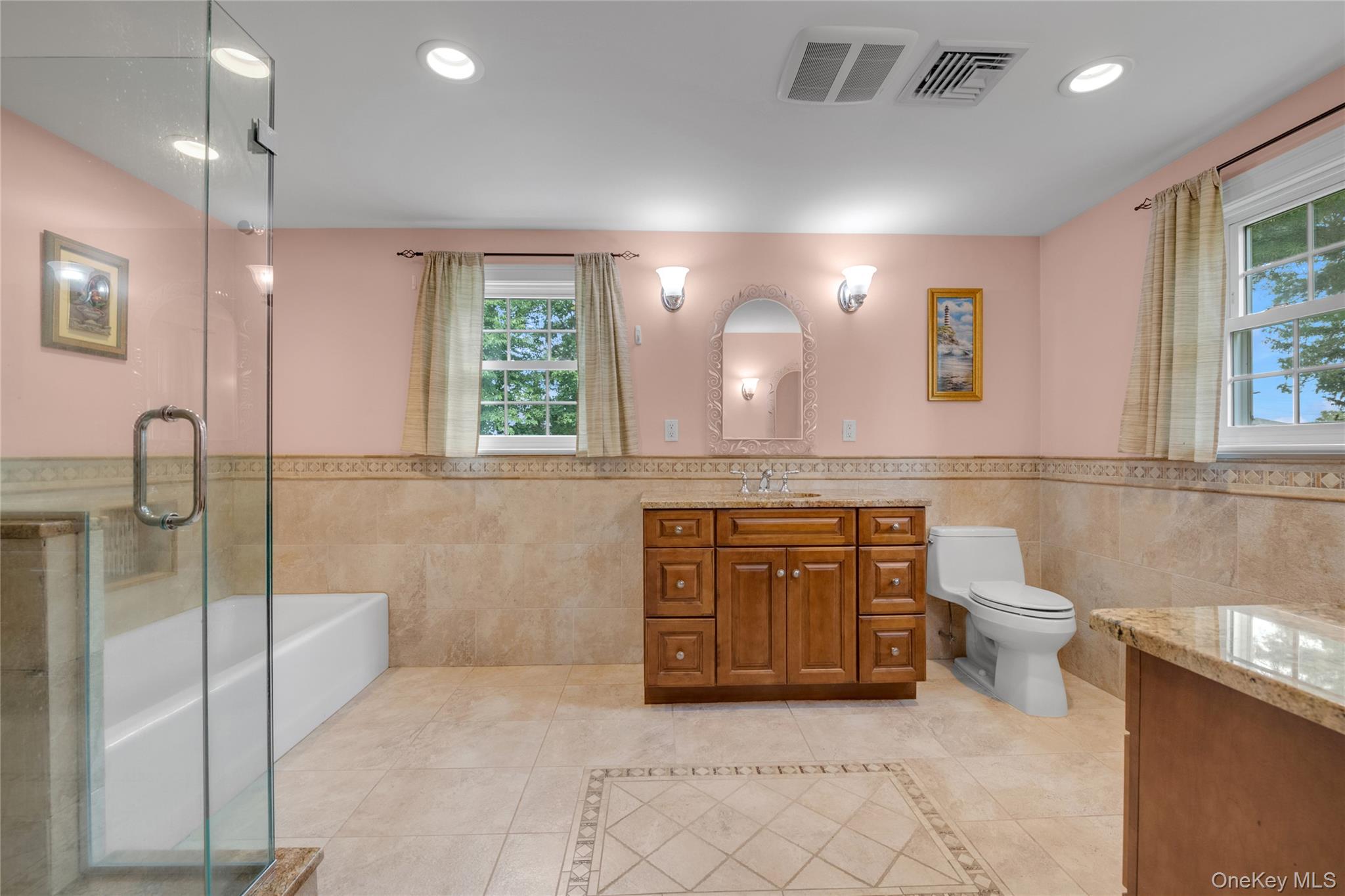 10 Field Avenue, Hicksville, NY 11801