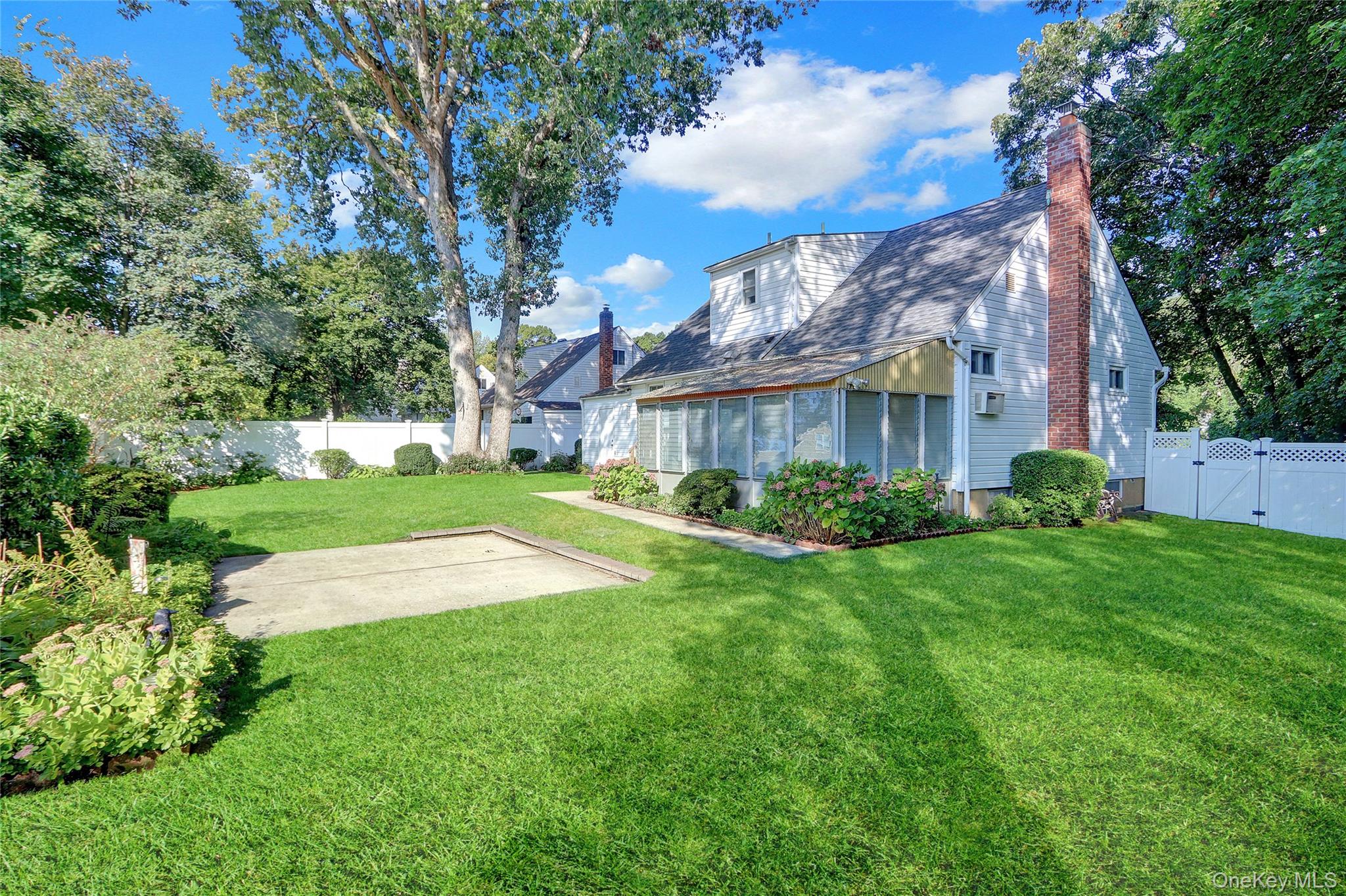 142 N Chestnut Street, Massapequa, NY 11758