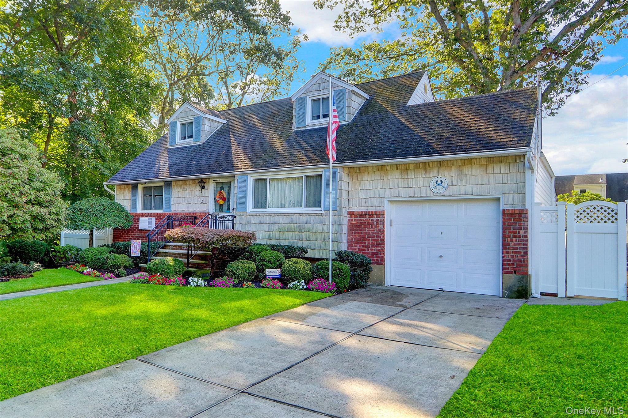 142 N Chestnut Street, Massapequa, NY 11758