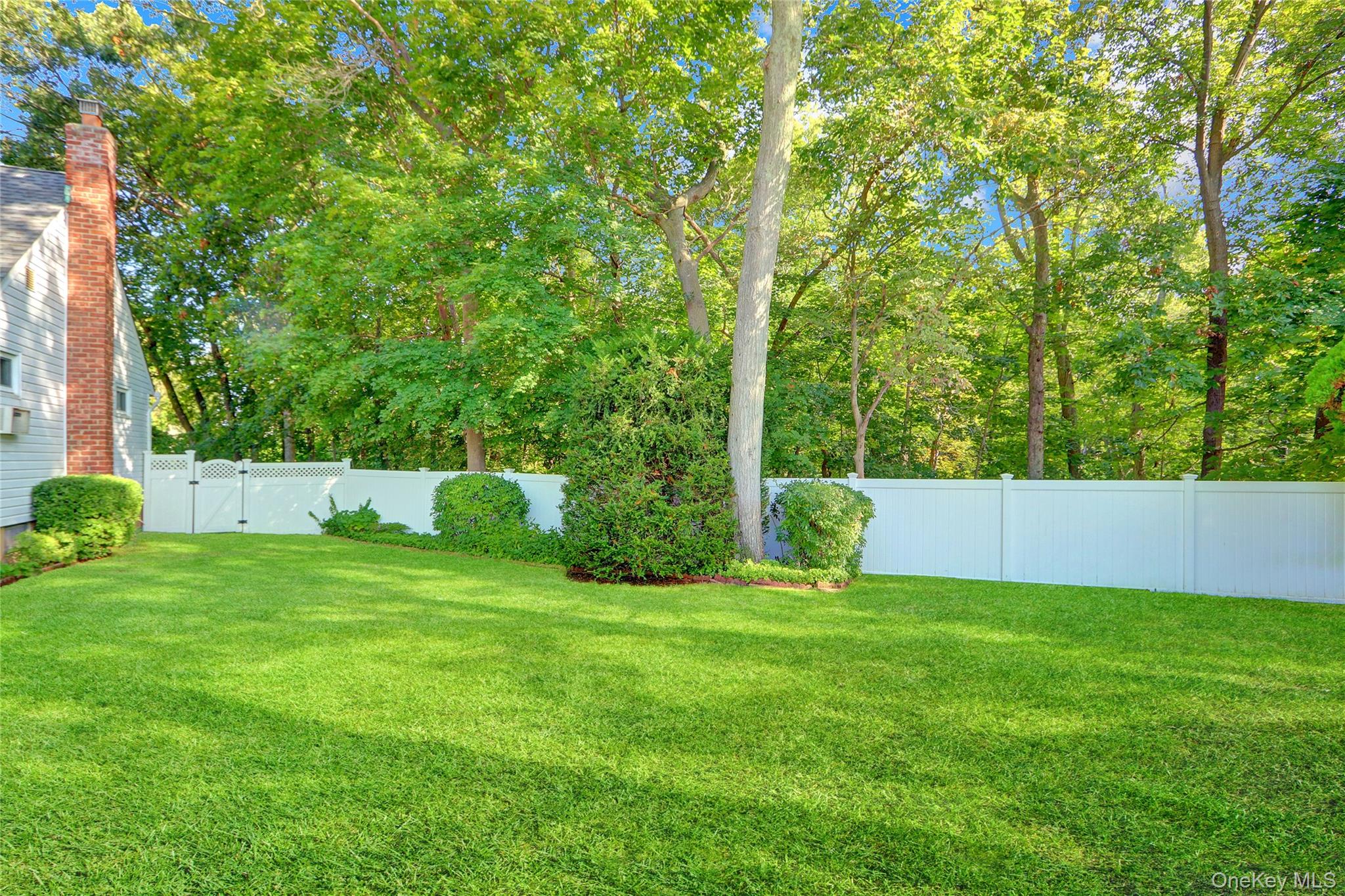 142 N Chestnut Street, Massapequa, NY 11758