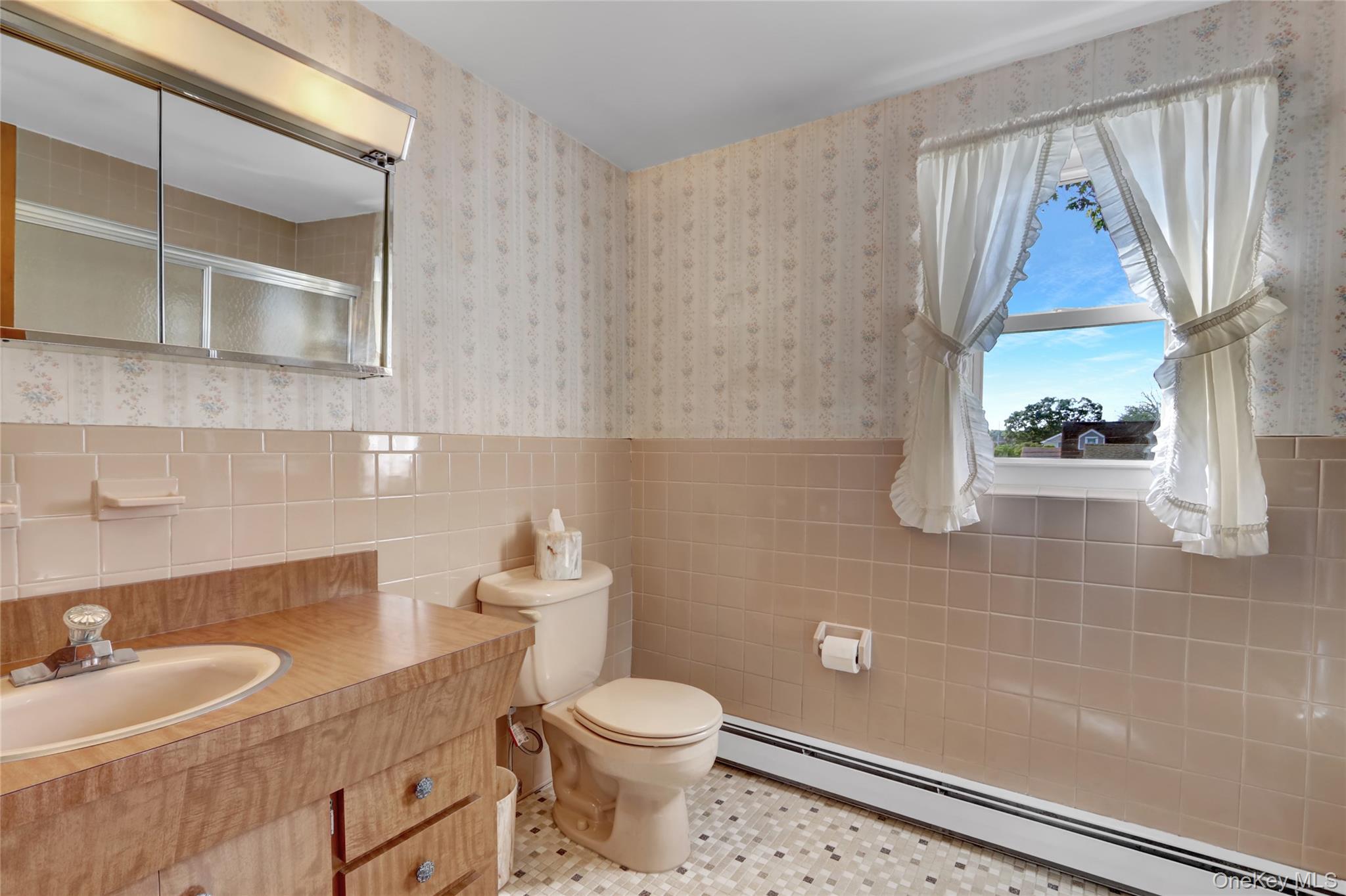 142 N Chestnut Street, Massapequa, NY 11758