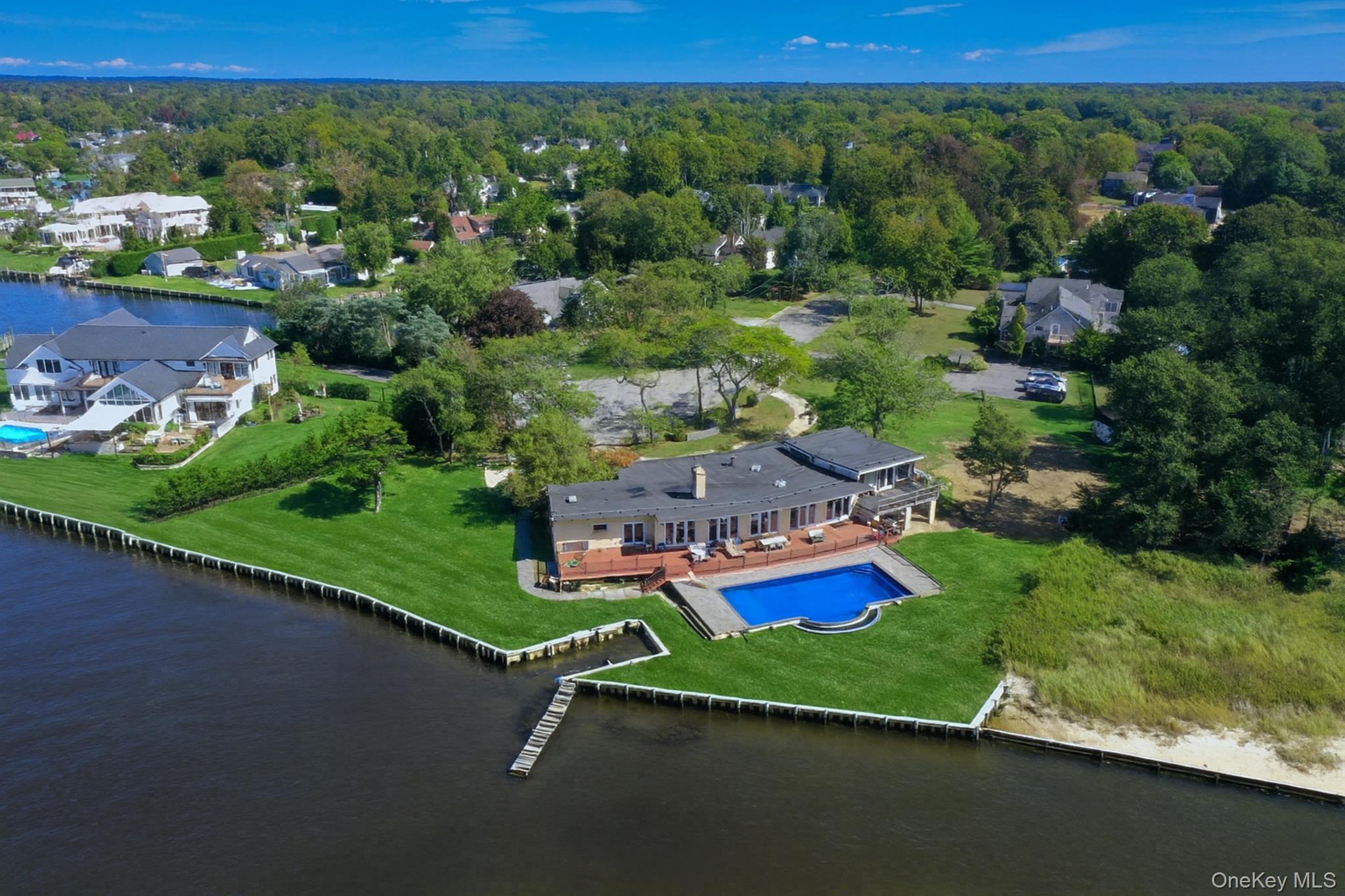 10 Great Cove Lane, Islip, NY 11751