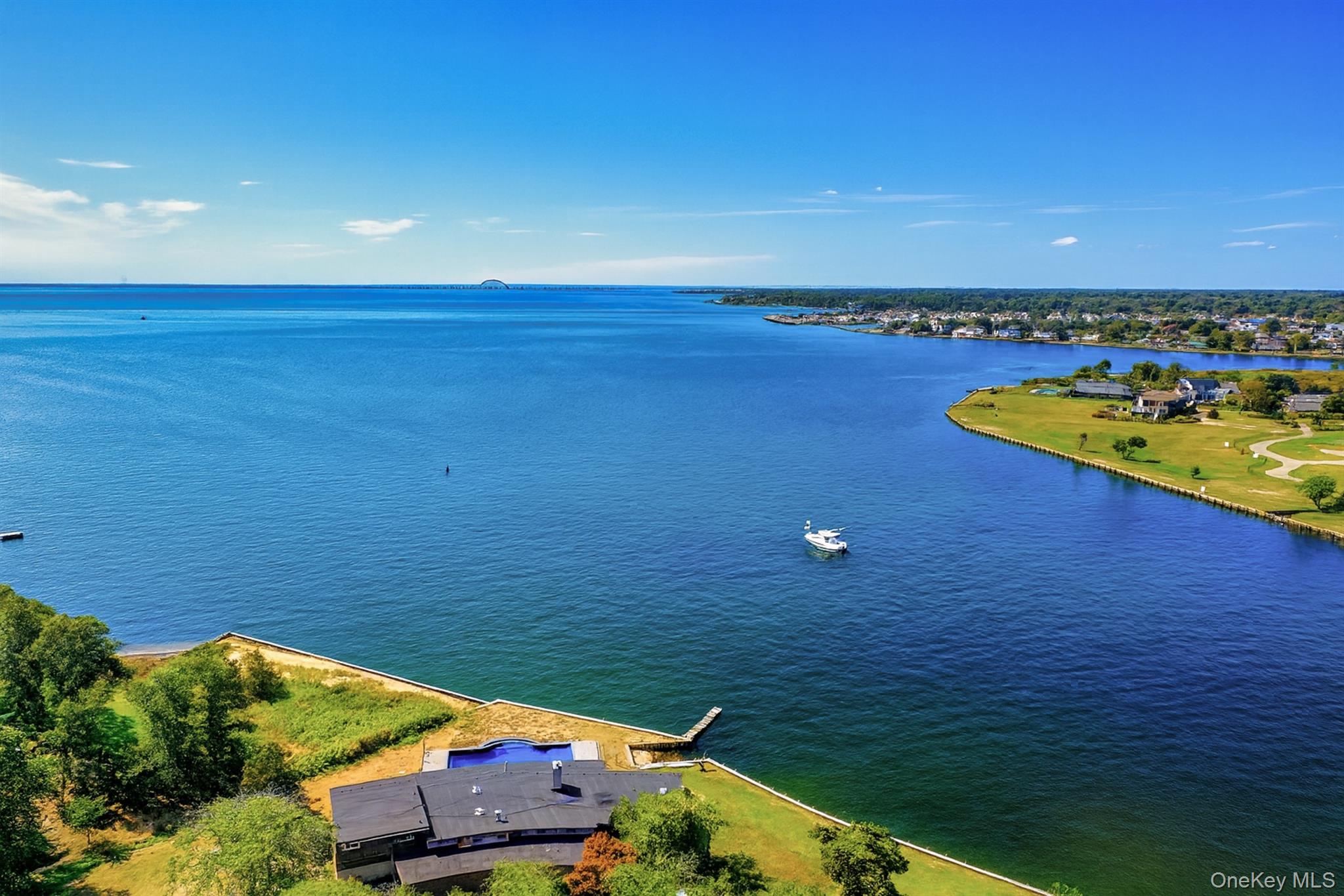 10 Great Cove Lane, Islip, NY 11751