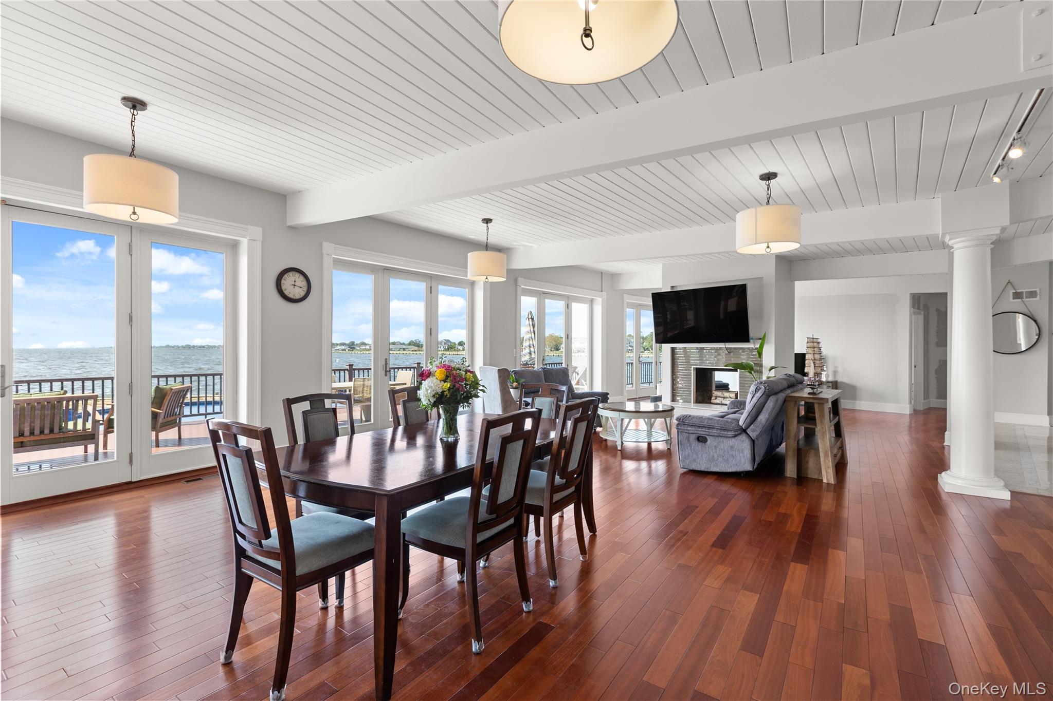 10 Great Cove Lane, Islip, NY 11751