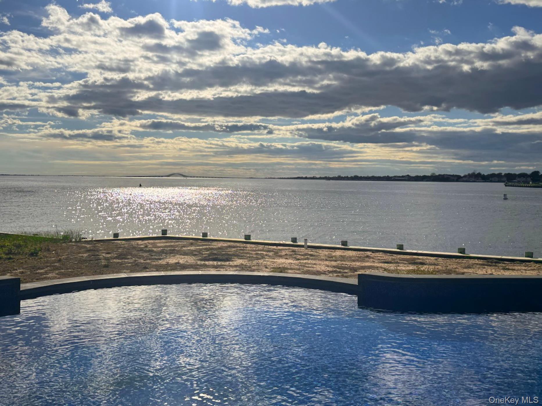 10 Great Cove Lane, Islip, NY 11751