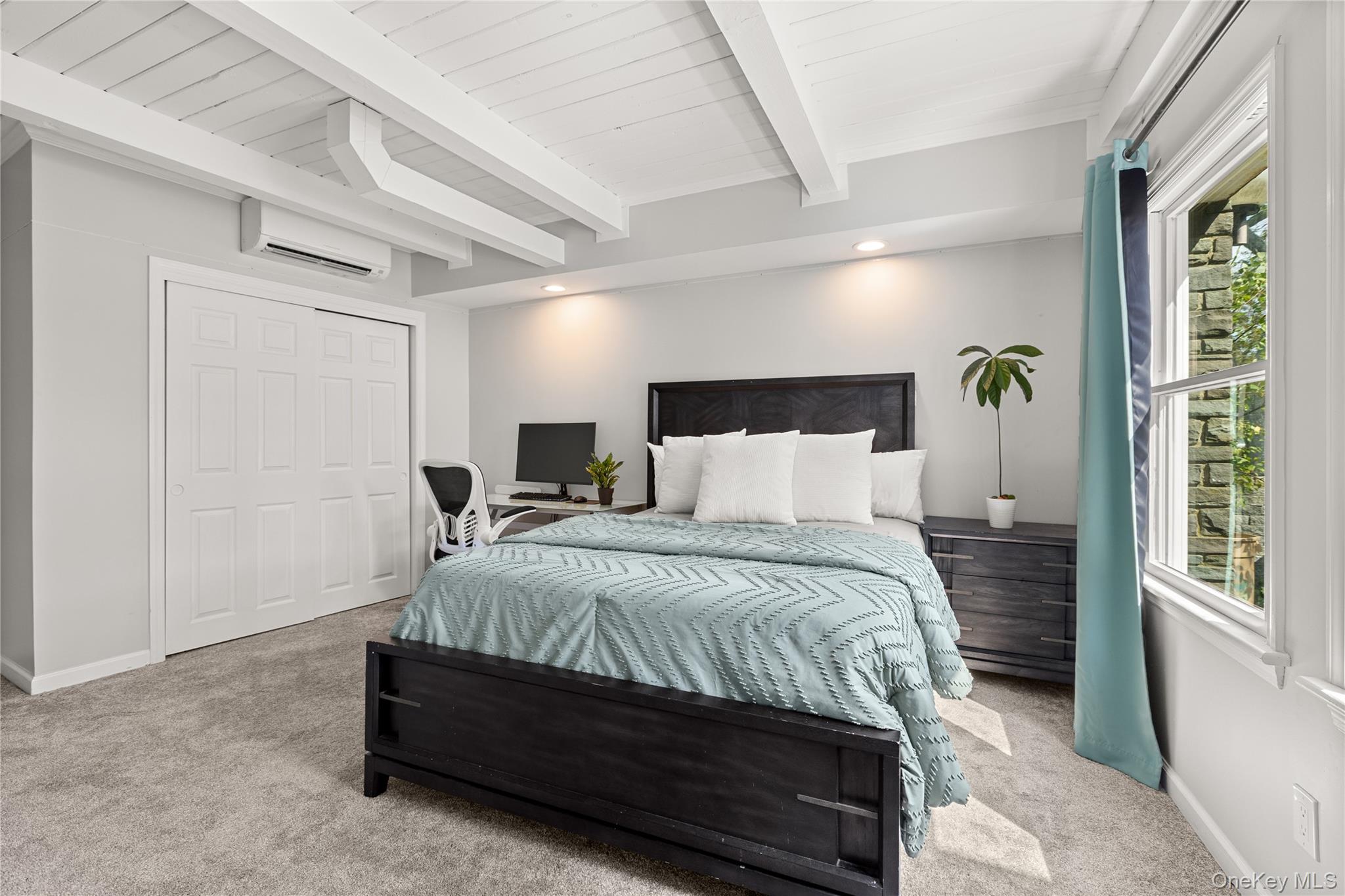 10 Great Cove Lane, Islip, NY 11751