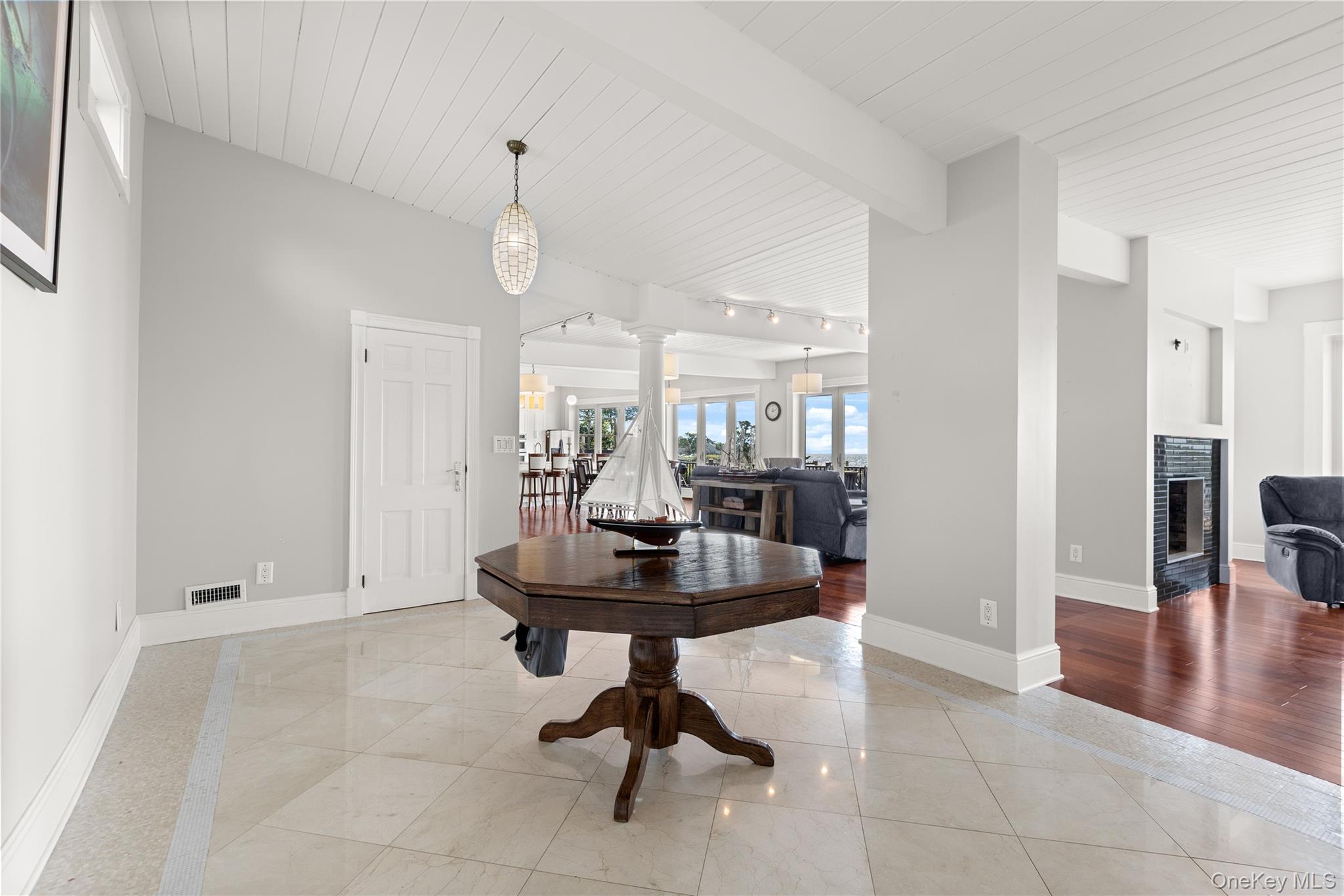 10 Great Cove Lane, Islip, NY 11751