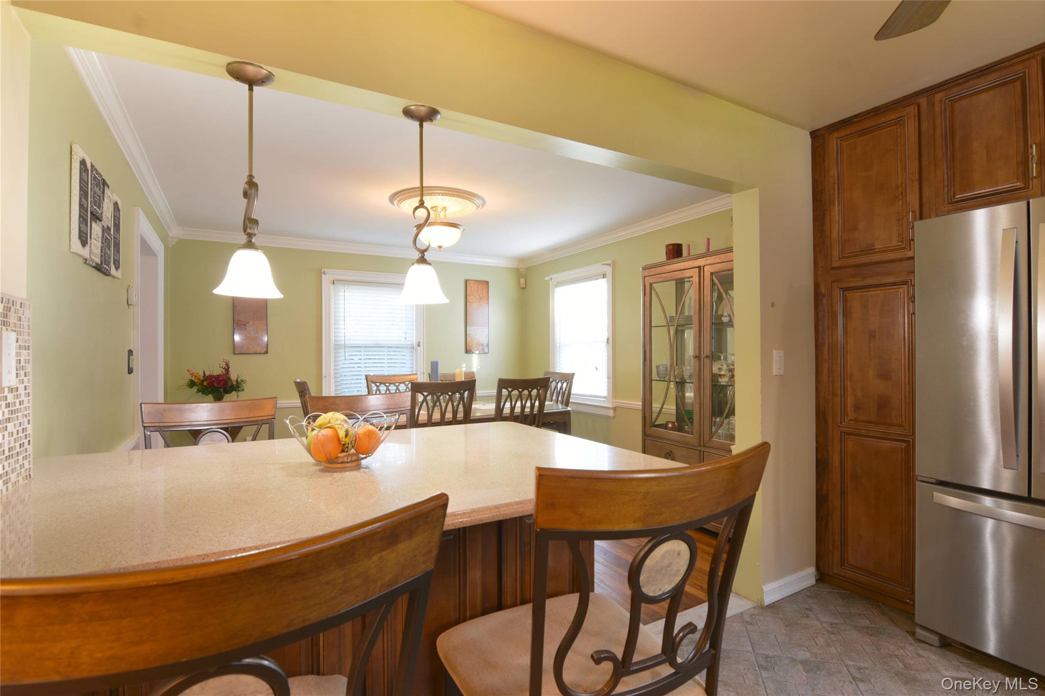 700 W Carl Avenue, Baldwin, NY 11510