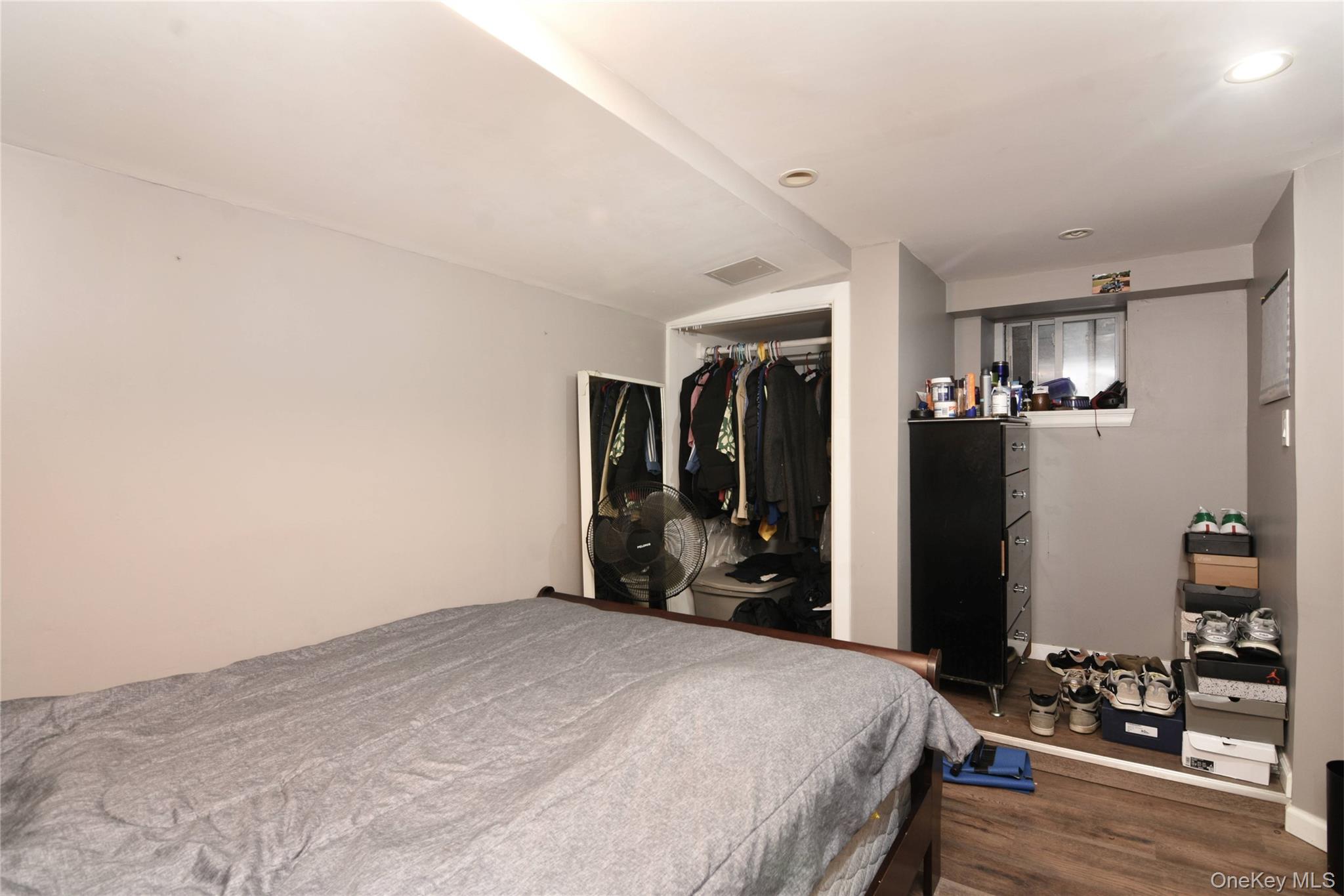 700 W Carl Avenue, Baldwin, NY 11510