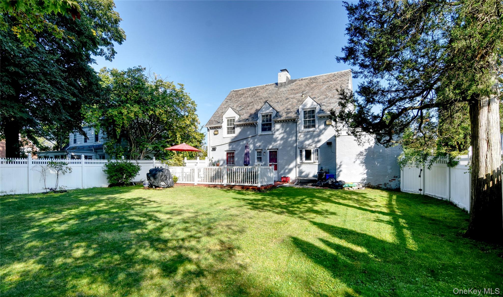 700 W Carl Avenue, Baldwin, NY 11510