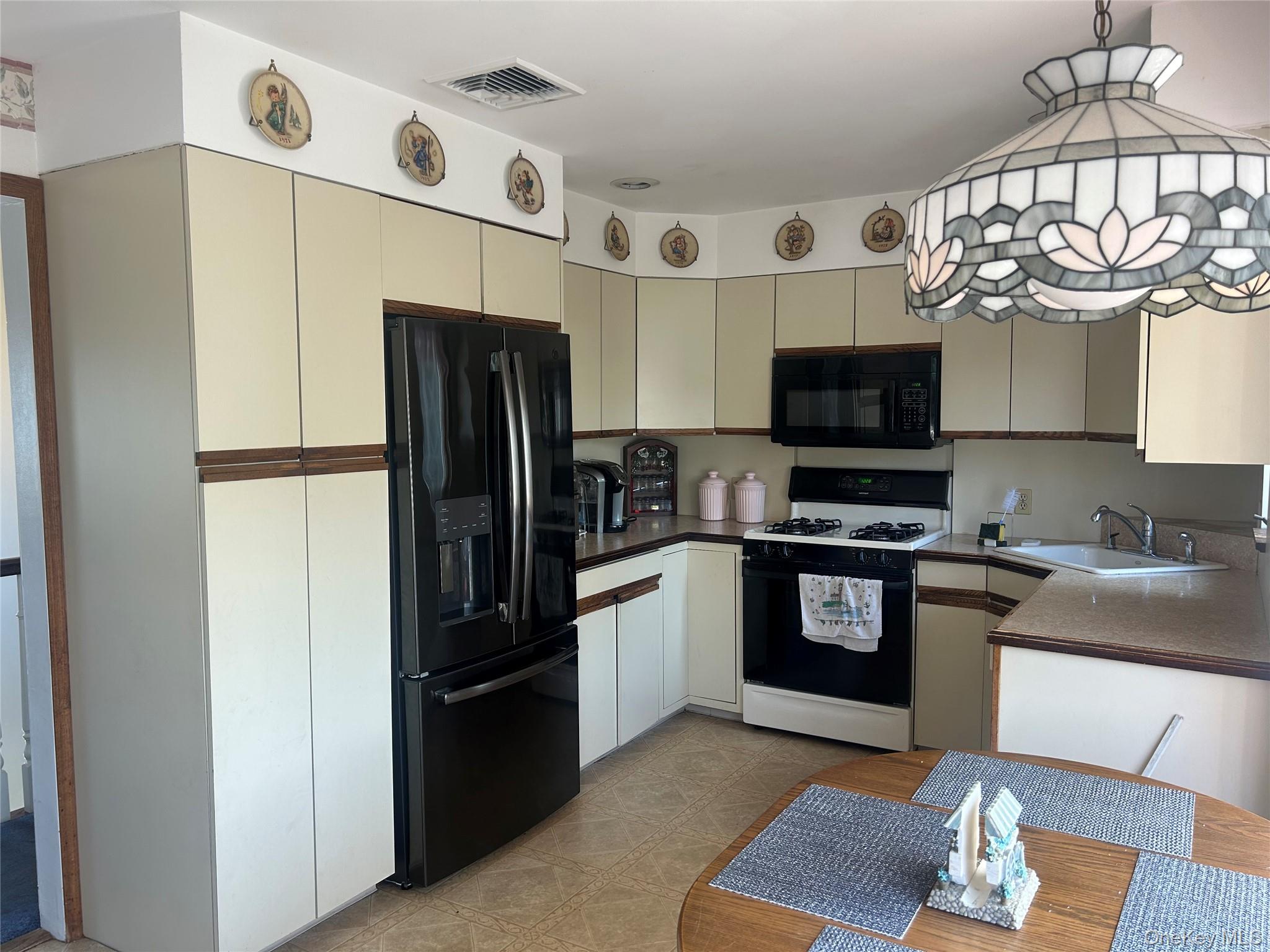 311 Riviera Parkway, Lindenhurst, NY 11757