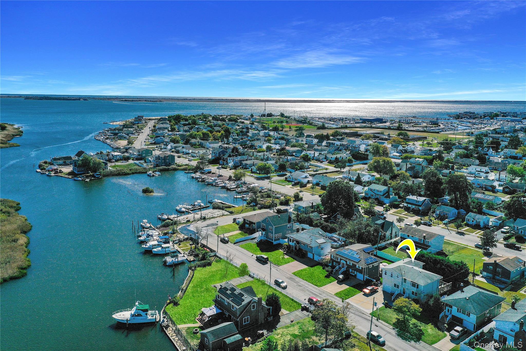 311 Riviera Parkway, Lindenhurst, NY 11757