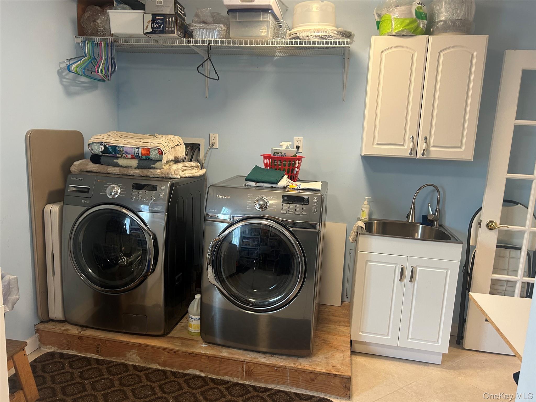 311 Riviera Parkway, Lindenhurst, NY 11757