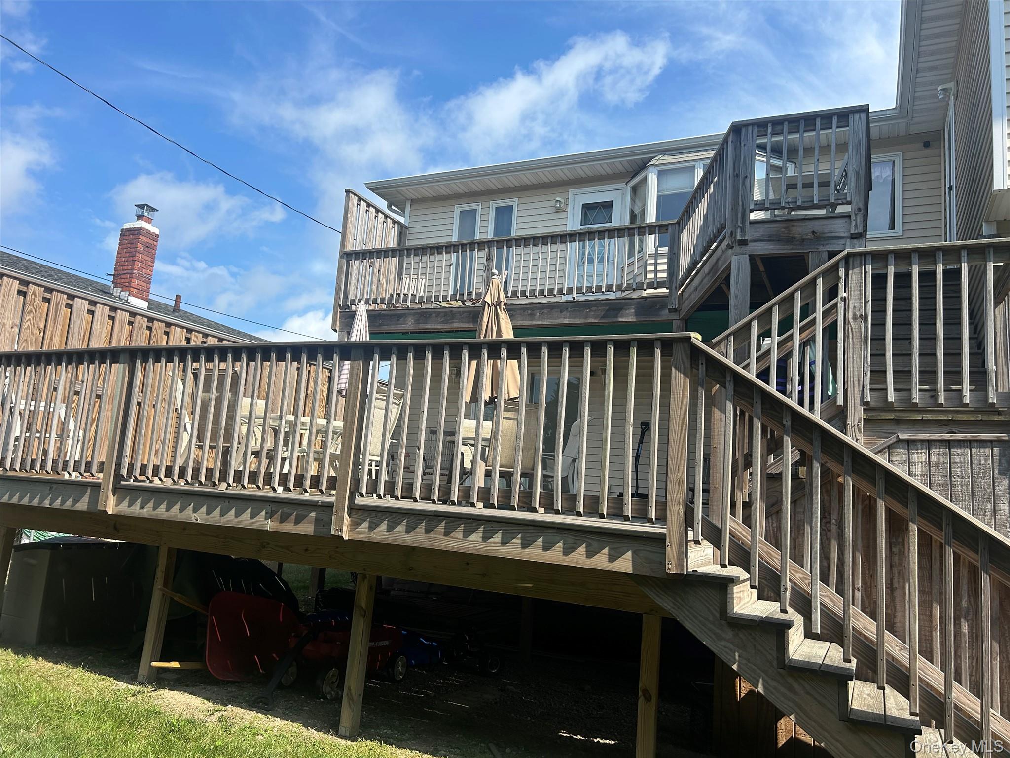 311 Riviera Parkway, Lindenhurst, NY 11757