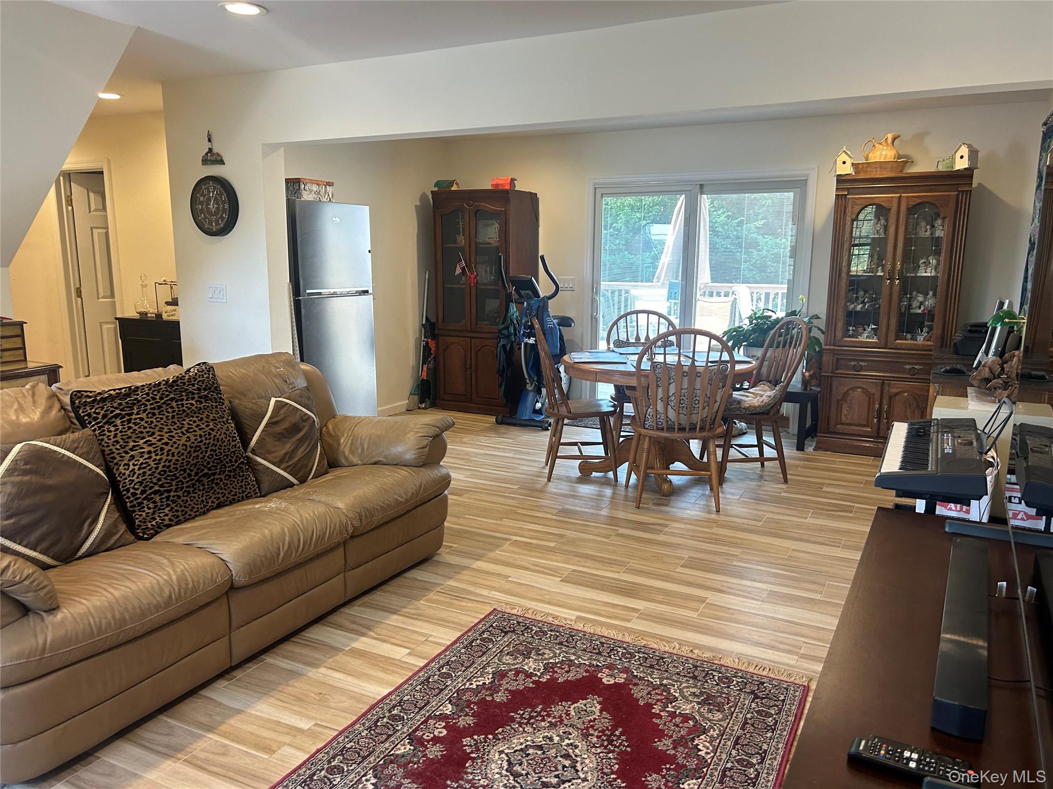 311 Riviera Parkway, Lindenhurst, NY 11757