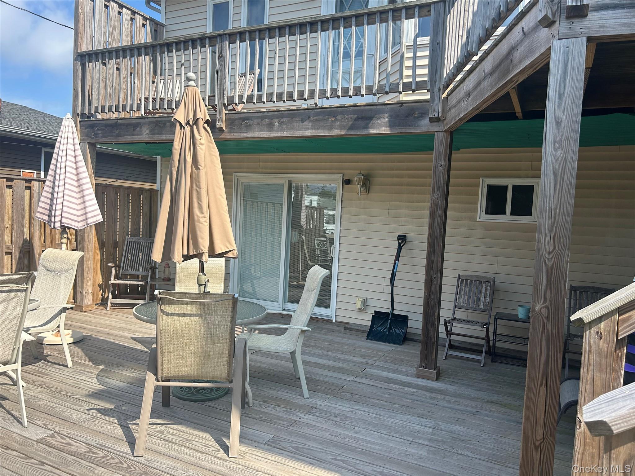 311 Riviera Parkway, Lindenhurst, NY 11757