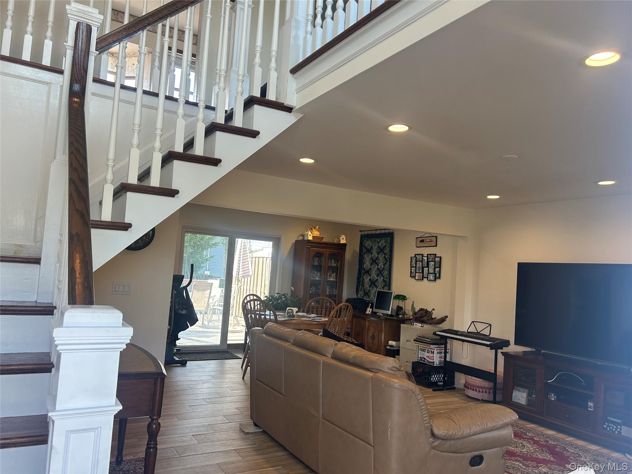 311 Riviera Parkway, Lindenhurst, NY 11757