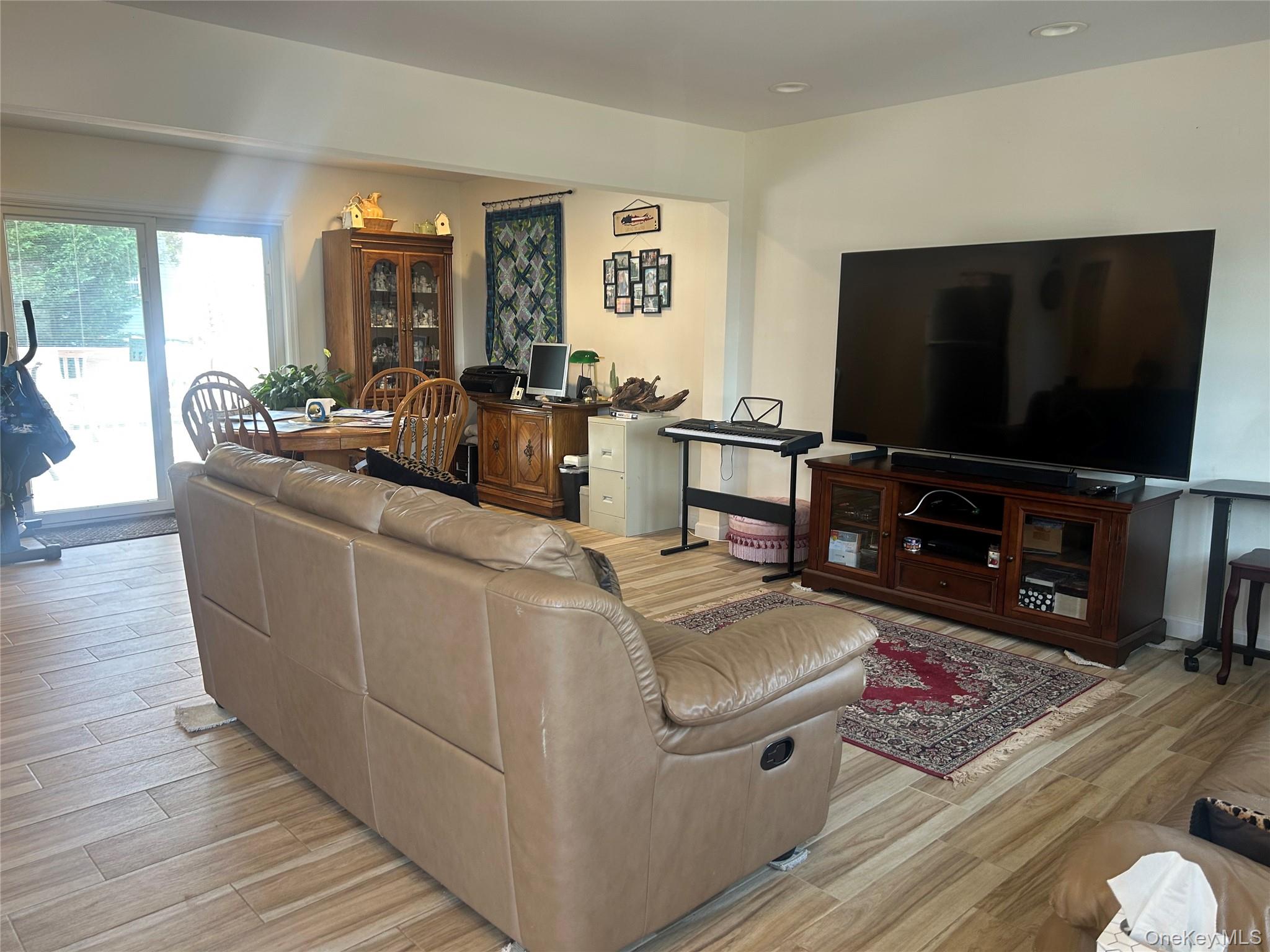 311 Riviera Parkway, Lindenhurst, NY 11757