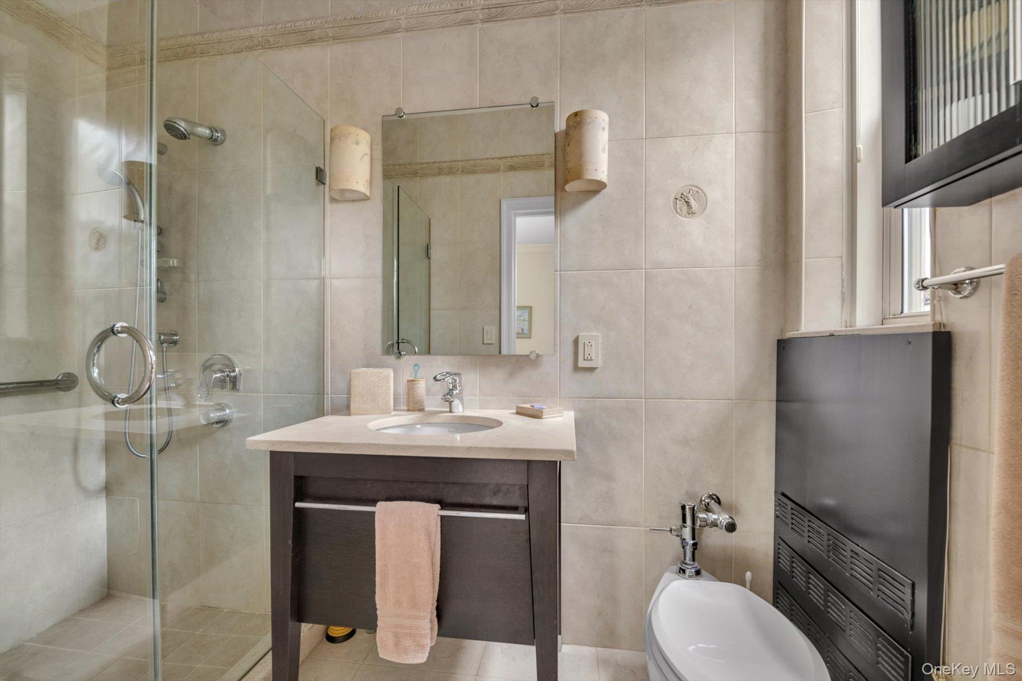 68-10 108 Street # 2F, Forest Hills, NY 11375