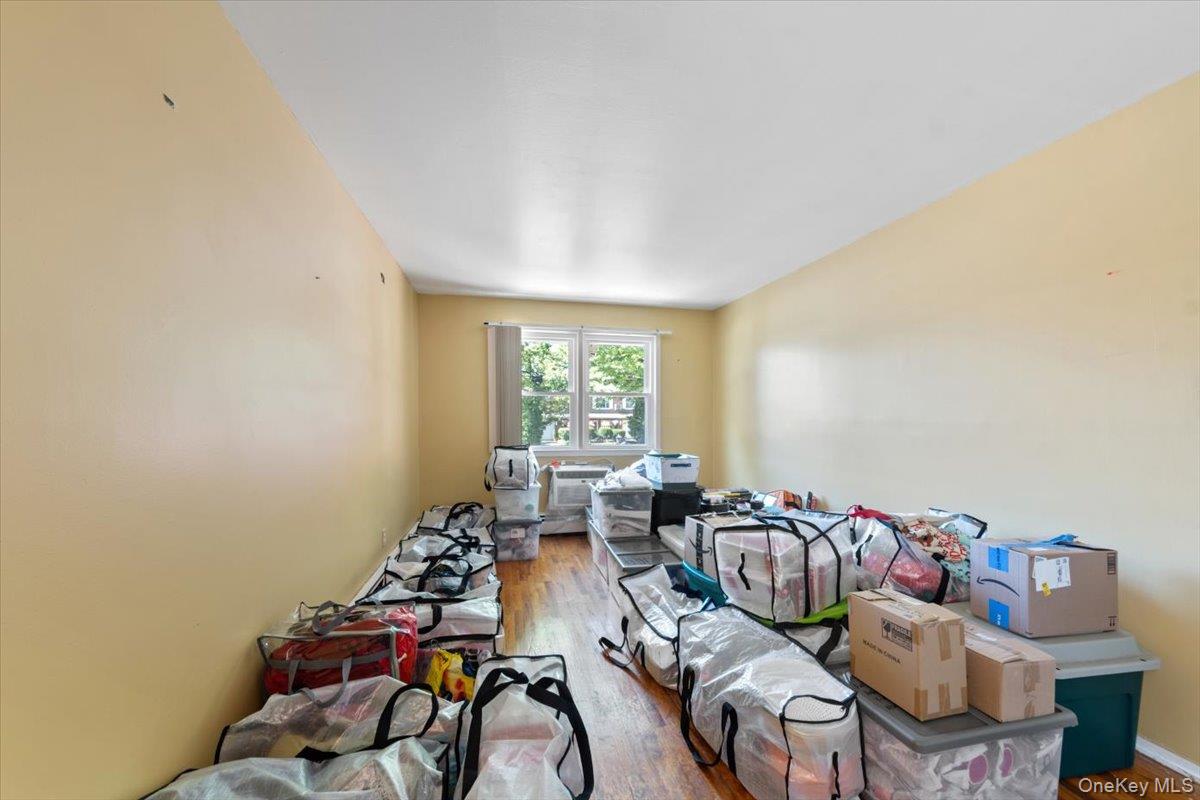 3950 Throggs Neck Expressway, Bronx, NY 10465