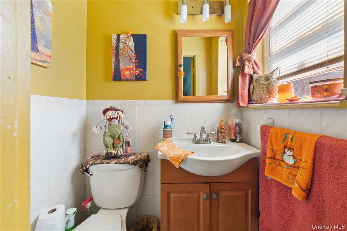 3950 Throggs Neck Expressway, Bronx, NY 10465