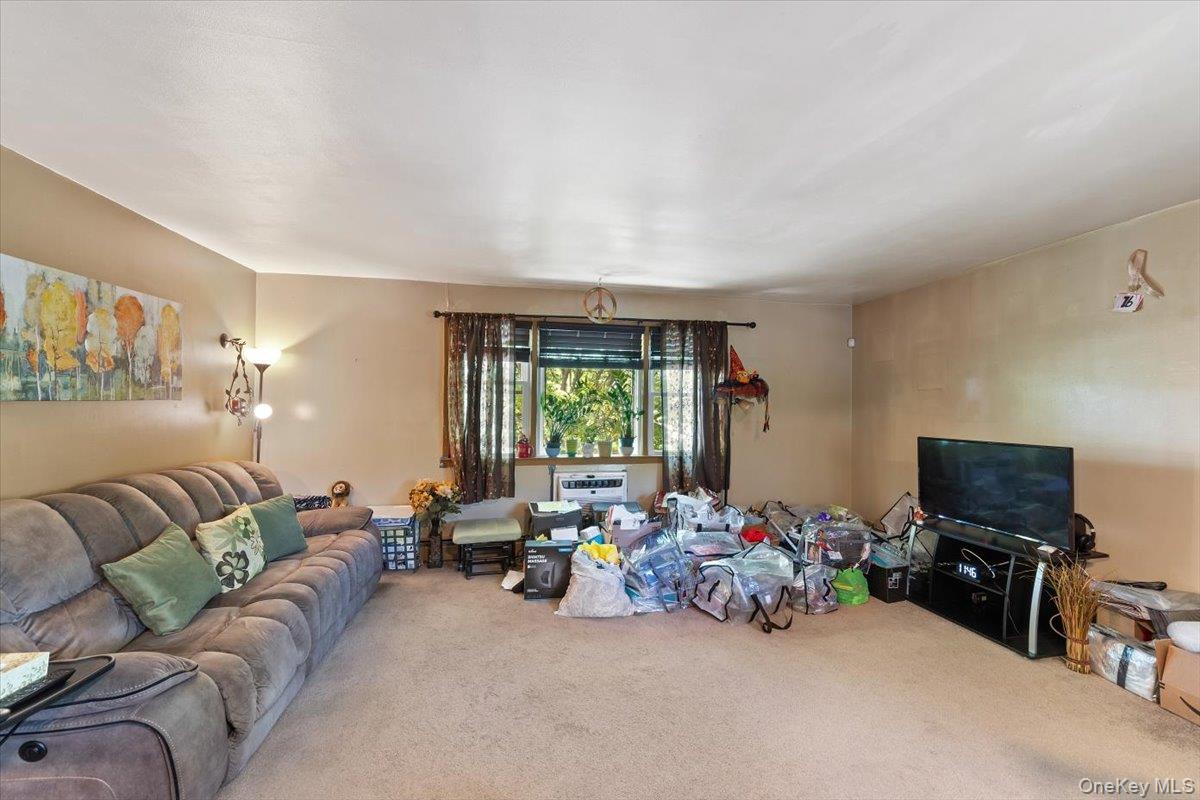 3950 Throggs Neck Expressway, Bronx, NY 10465