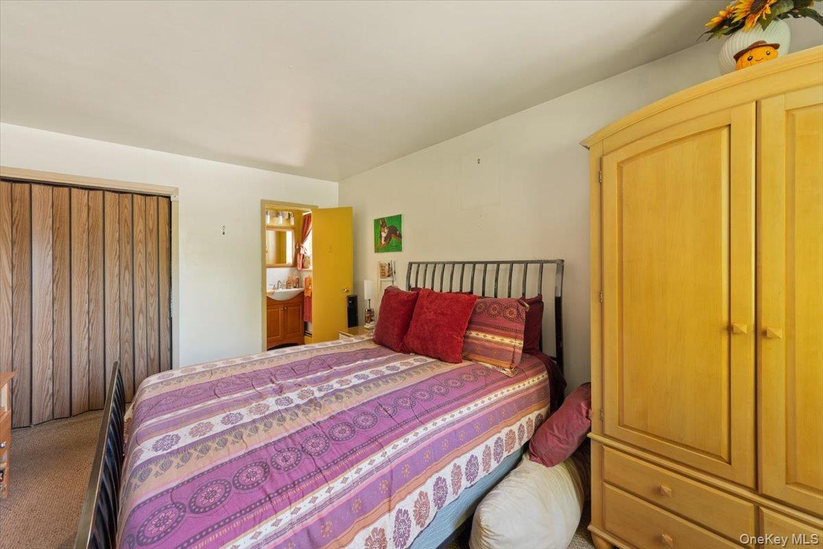 3950 Throggs Neck Expressway, Bronx, NY 10465