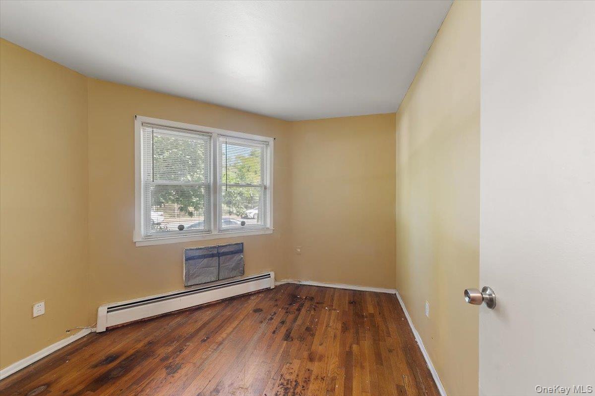 3950 Throggs Neck Expressway, Bronx, NY 10465