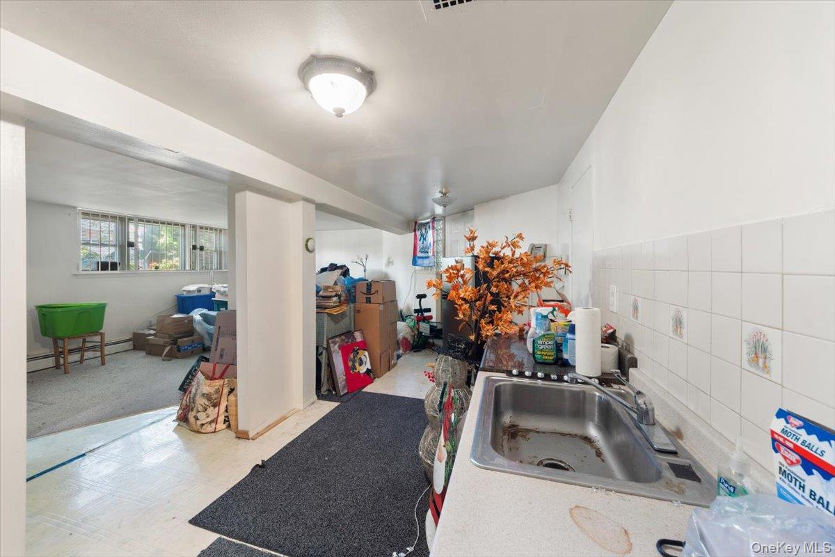 3950 Throggs Neck Expressway, Bronx, NY 10465