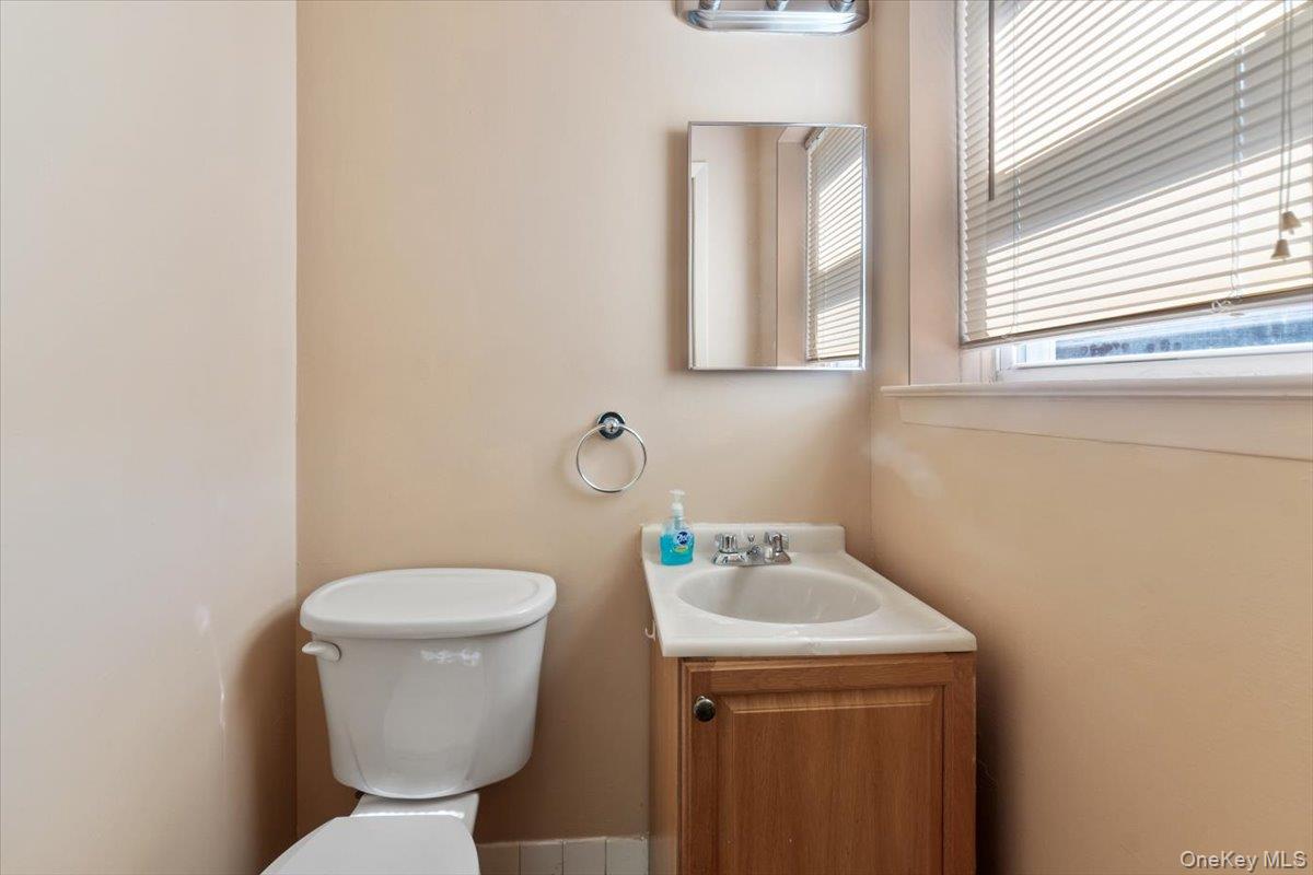 3950 Throggs Neck Expressway, Bronx, NY 10465