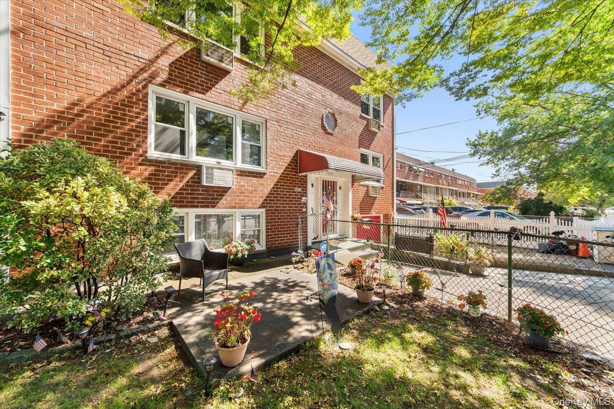 3950 Throggs Neck Expressway, Bronx, NY 10465