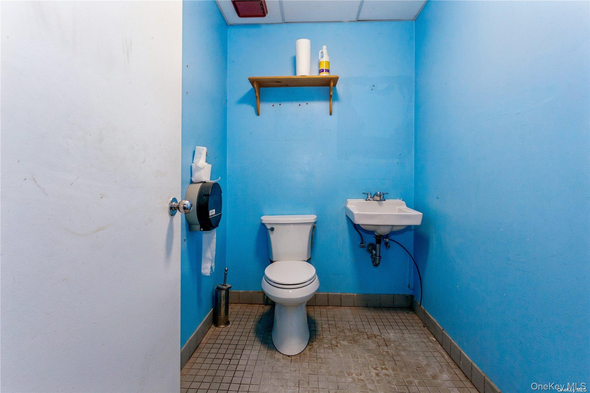 757 B Foxhurst Road, Baldwin, NY 11510