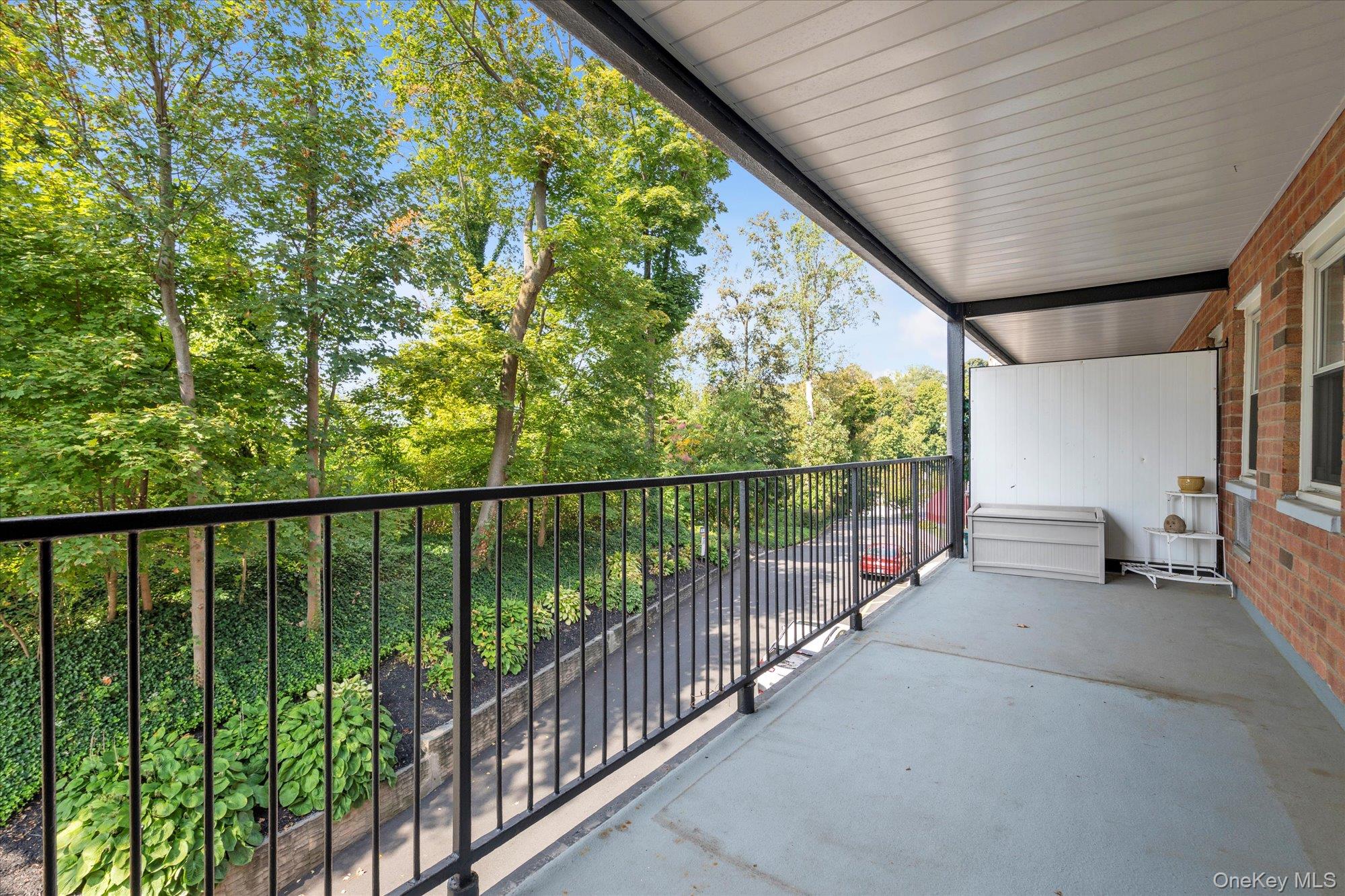 30 Pearsall Avenue # 2F, Glen Cove, NY 11542