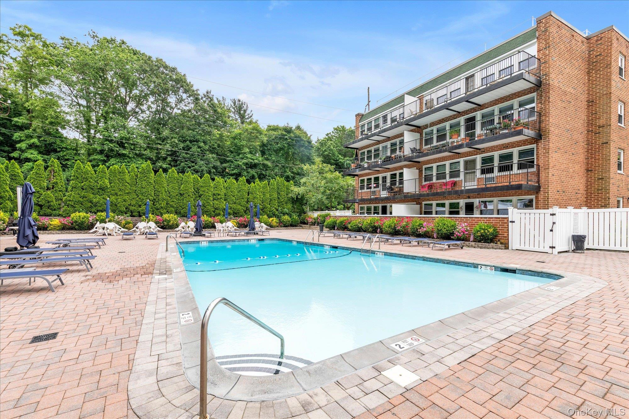 30 Pearsall Avenue # 2F, Glen Cove, NY 11542