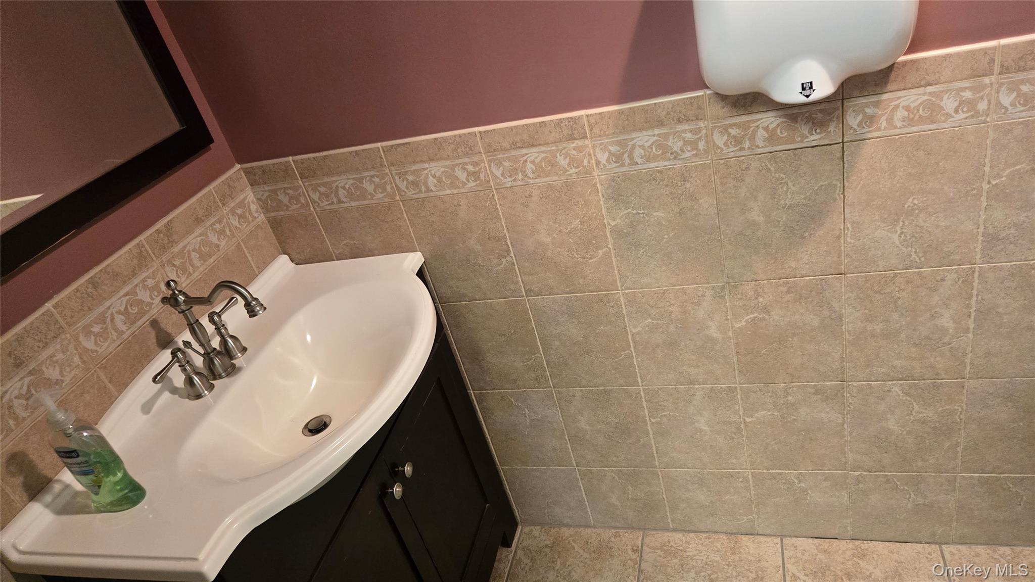 212 W Park Avenue # UPPER, Long Beach, NY 11561