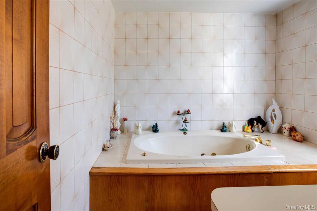 2-44 149th Street, Whitestone, NY 11357