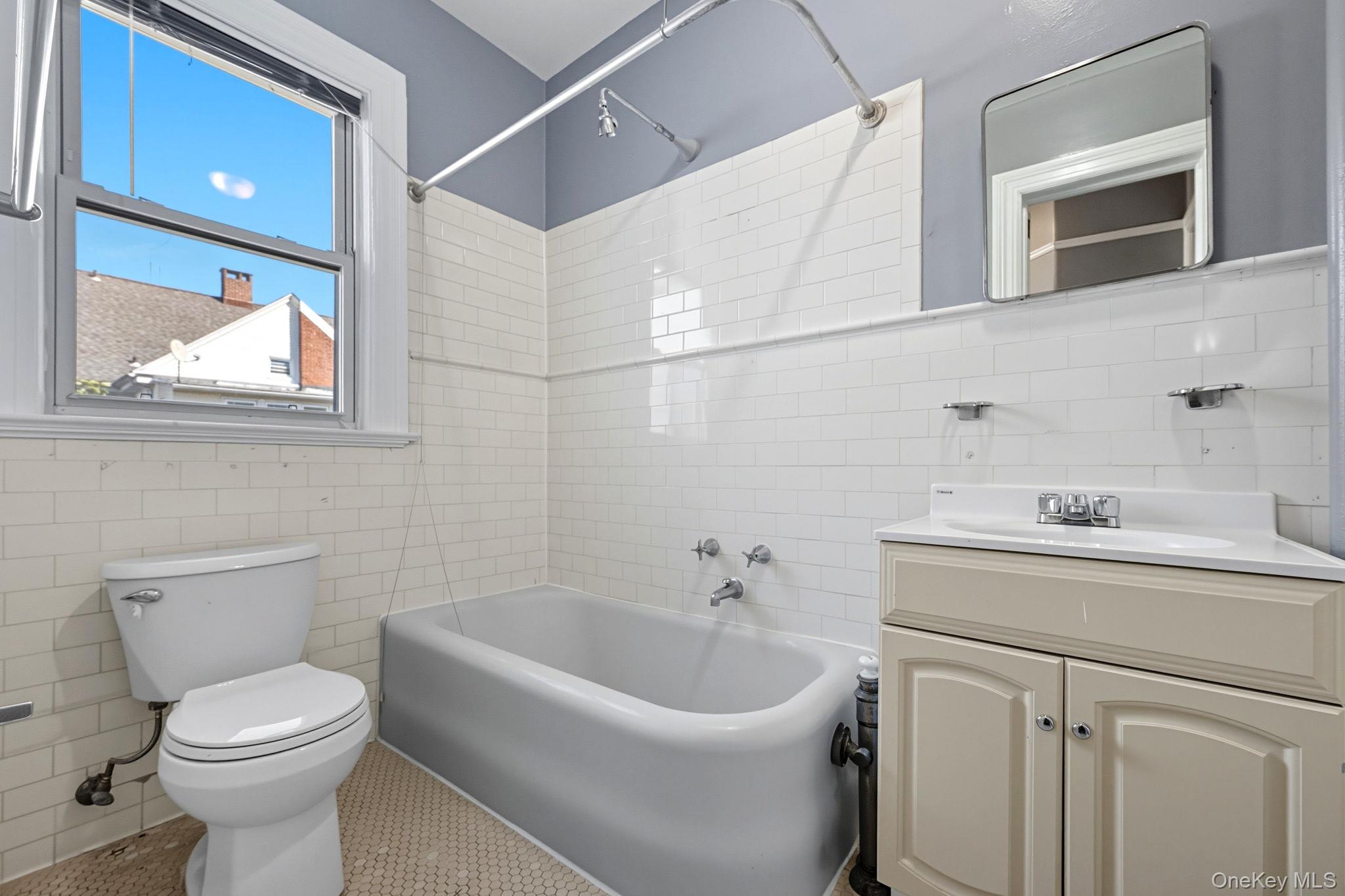 165 Park Avenue # 2nd Floor, Mount Vernon, NY 10550